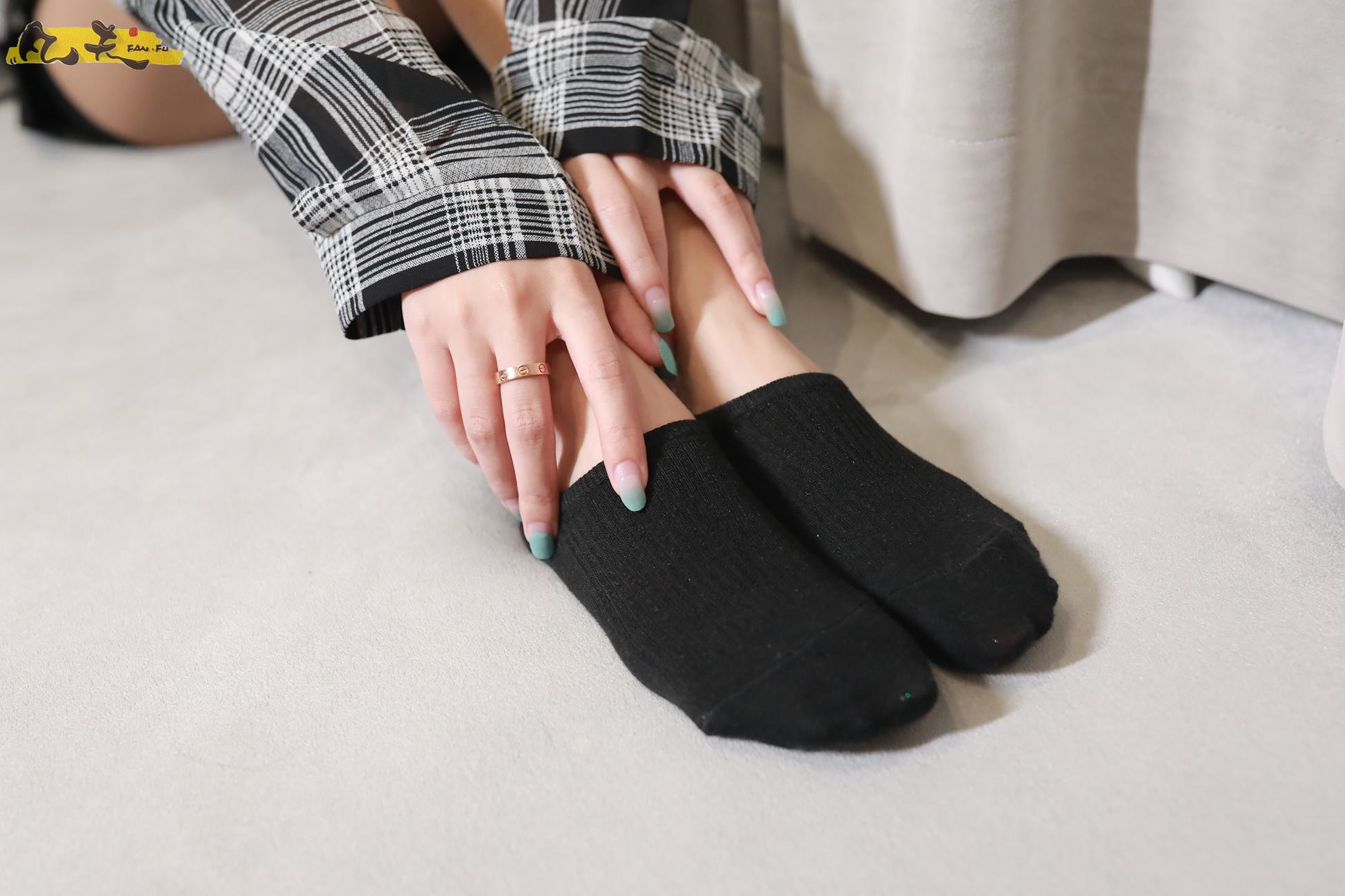 图片[10]-凡夫摄影 NO.0009 – 依茜 高帮帆布鞋黑色棉袜[243P] – 速更版-美库