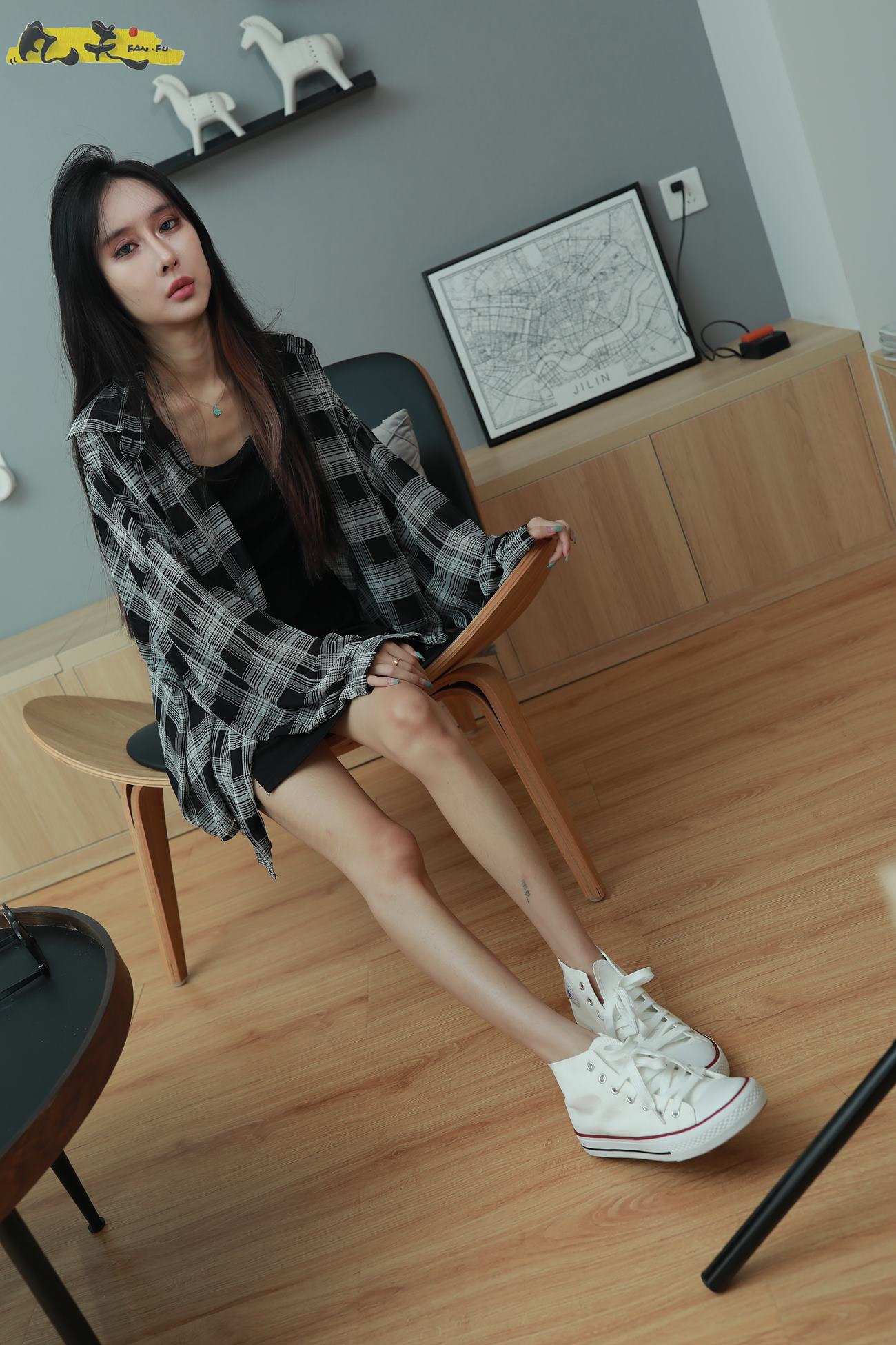 图片[13]-凡夫摄影 NO.0009 – 依茜 高帮帆布鞋黑色棉袜[243P] – 速更版-美库