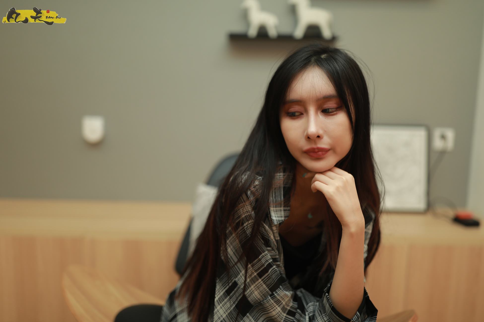 图片[27]-凡夫摄影 NO.0009 – 依茜 高帮帆布鞋黑色棉袜[243P] – 速更版-美库