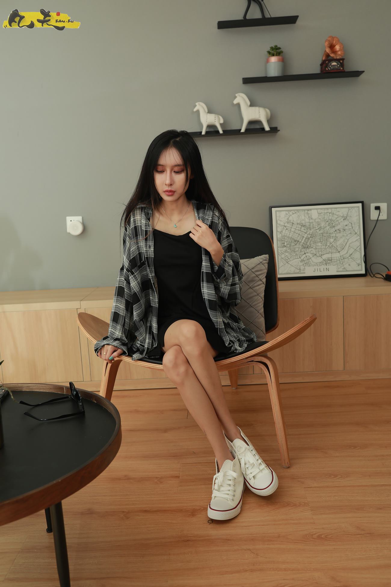 图片[30]-凡夫摄影 NO.0009 – 依茜 高帮帆布鞋黑色棉袜[243P] – 速更版-美库