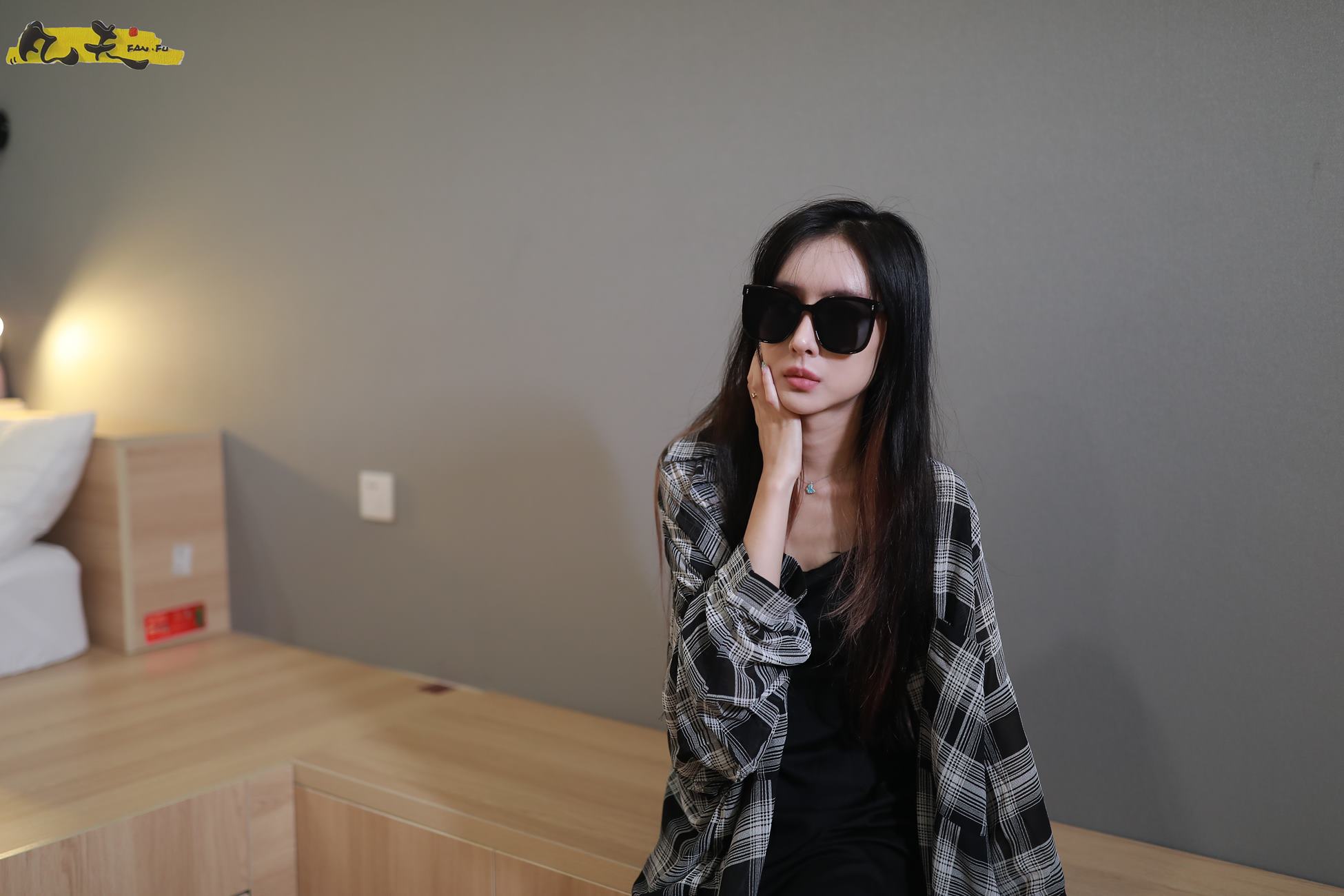 图片[50]-凡夫摄影 NO.0009 – 依茜 高帮帆布鞋黑色棉袜[243P] – 速更版-美库