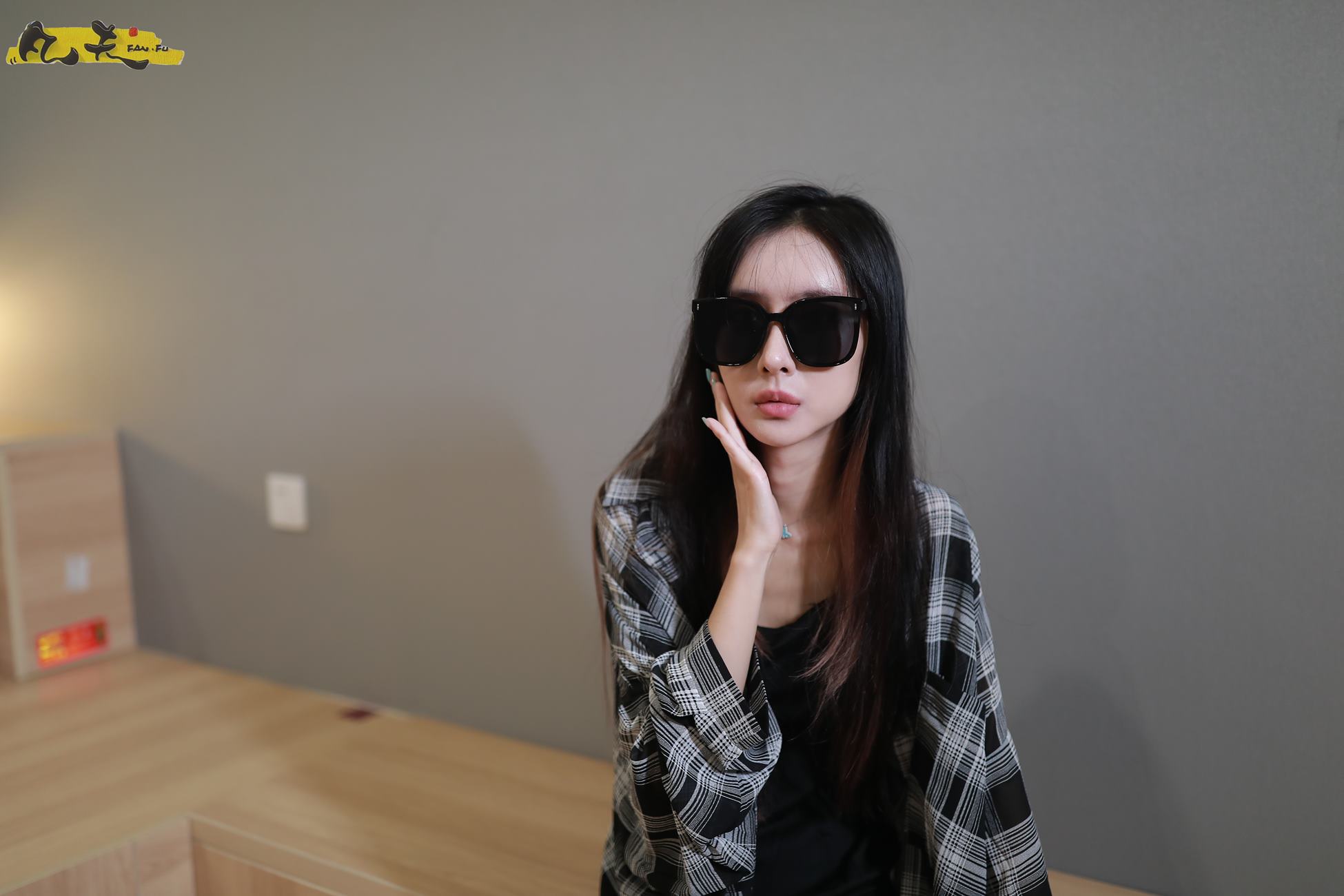 图片[51]-凡夫摄影 NO.0009 – 依茜 高帮帆布鞋黑色棉袜[243P] – 速更版-美库