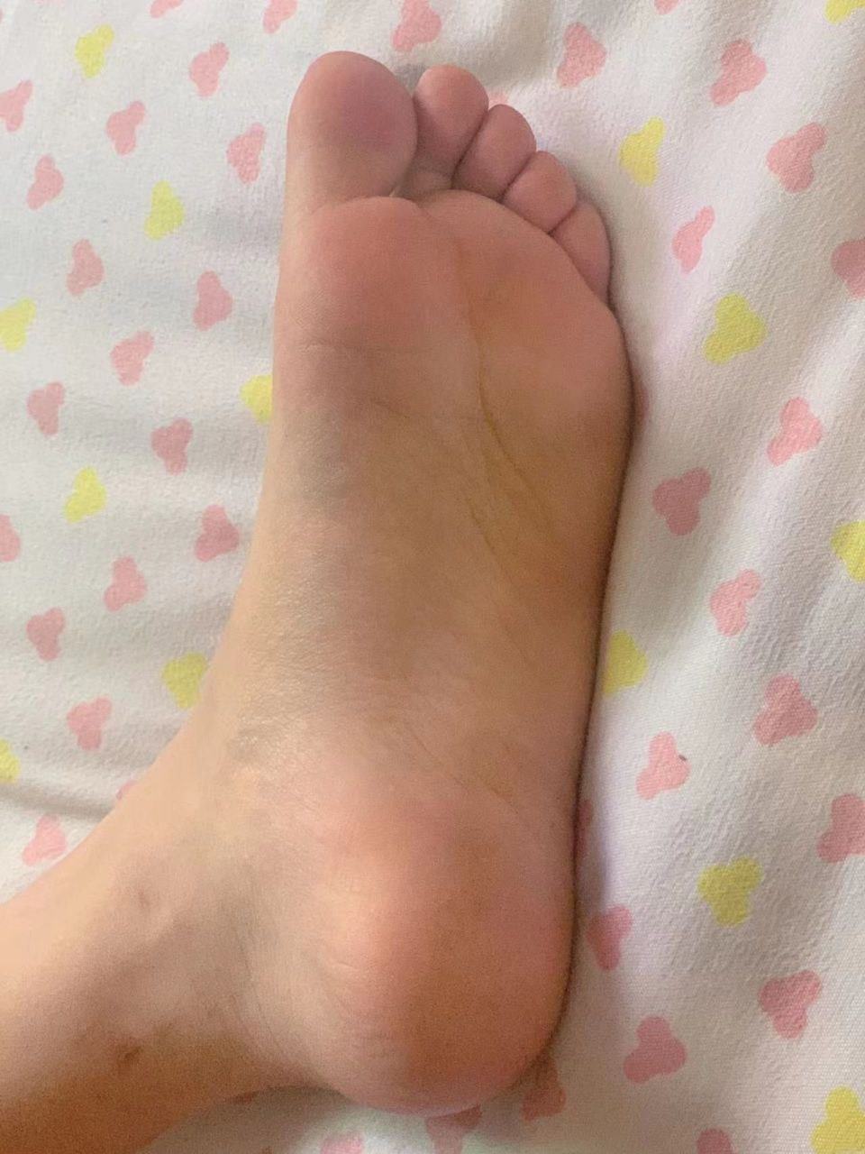 图片[11]-脚模面试脸足同框套路系列-045-165 94 36.5 长发学妹[17P] – 速更版-美库