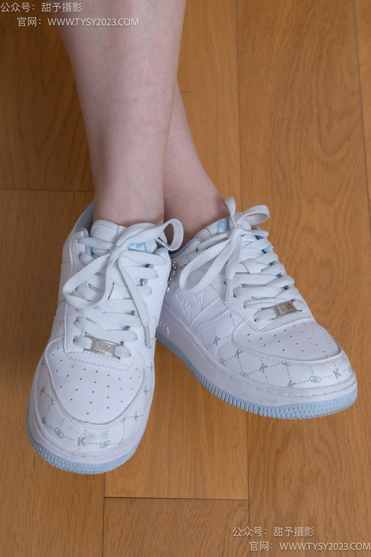 图片[31]-甜予摄影 NO.080期：璇璇-校服、板鞋、裸足、光脚踩小西红柿葡萄的剧情[134P] – 速更版-美库