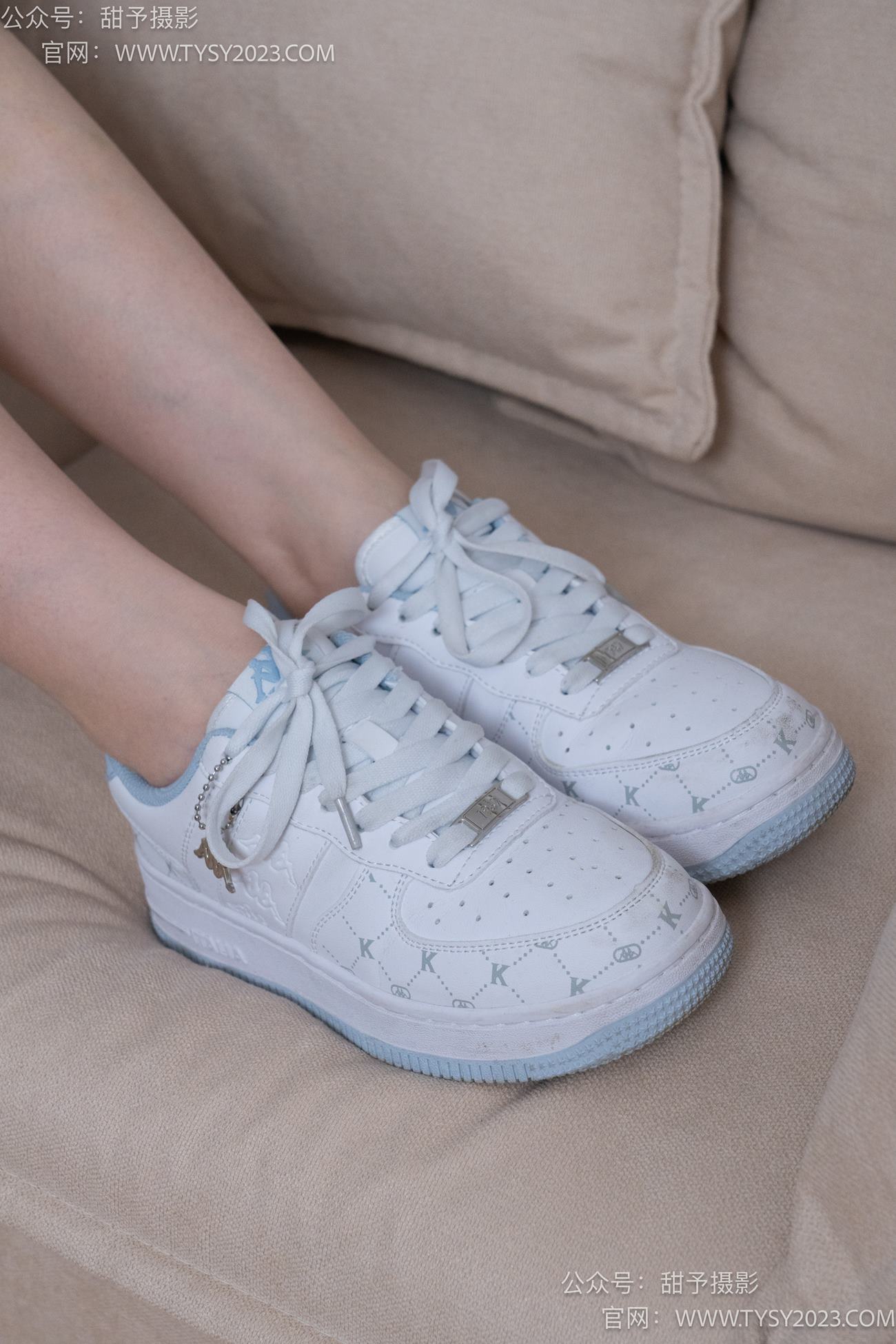 图片[35]-甜予摄影 NO.080期：璇璇-校服、板鞋、裸足、光脚踩小西红柿葡萄的剧情[134P] – 速更版-美库