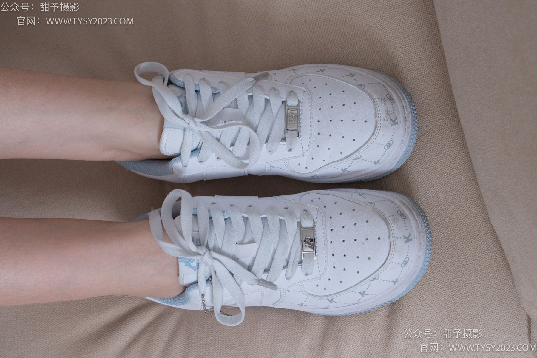 图片[36]-甜予摄影 NO.080期：璇璇-校服、板鞋、裸足、光脚踩小西红柿葡萄的剧情[134P] – 速更版-美库