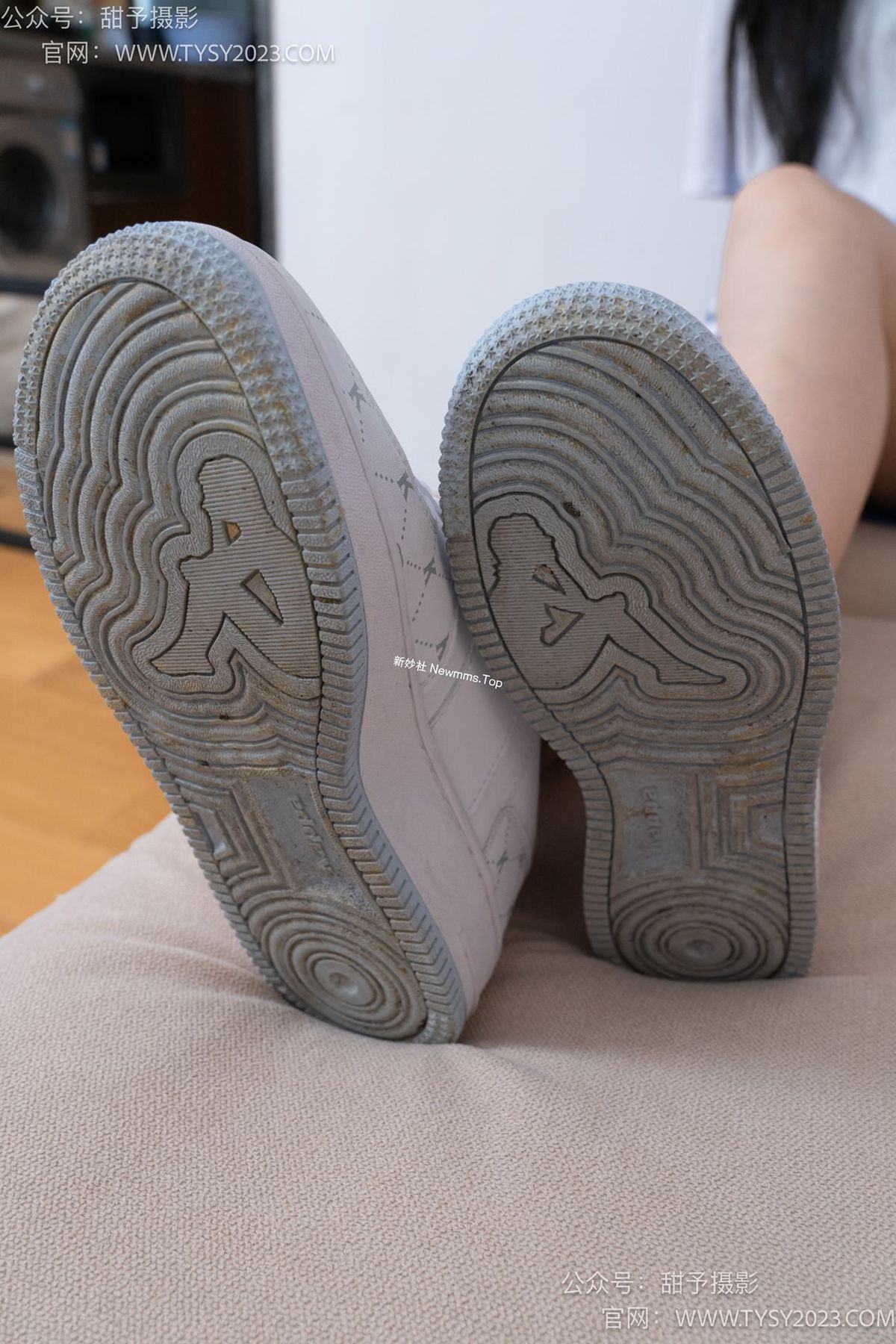 图片[41]-甜予摄影 NO.080期：璇璇-校服、板鞋、裸足、光脚踩小西红柿葡萄的剧情[134P] – 速更版-美库