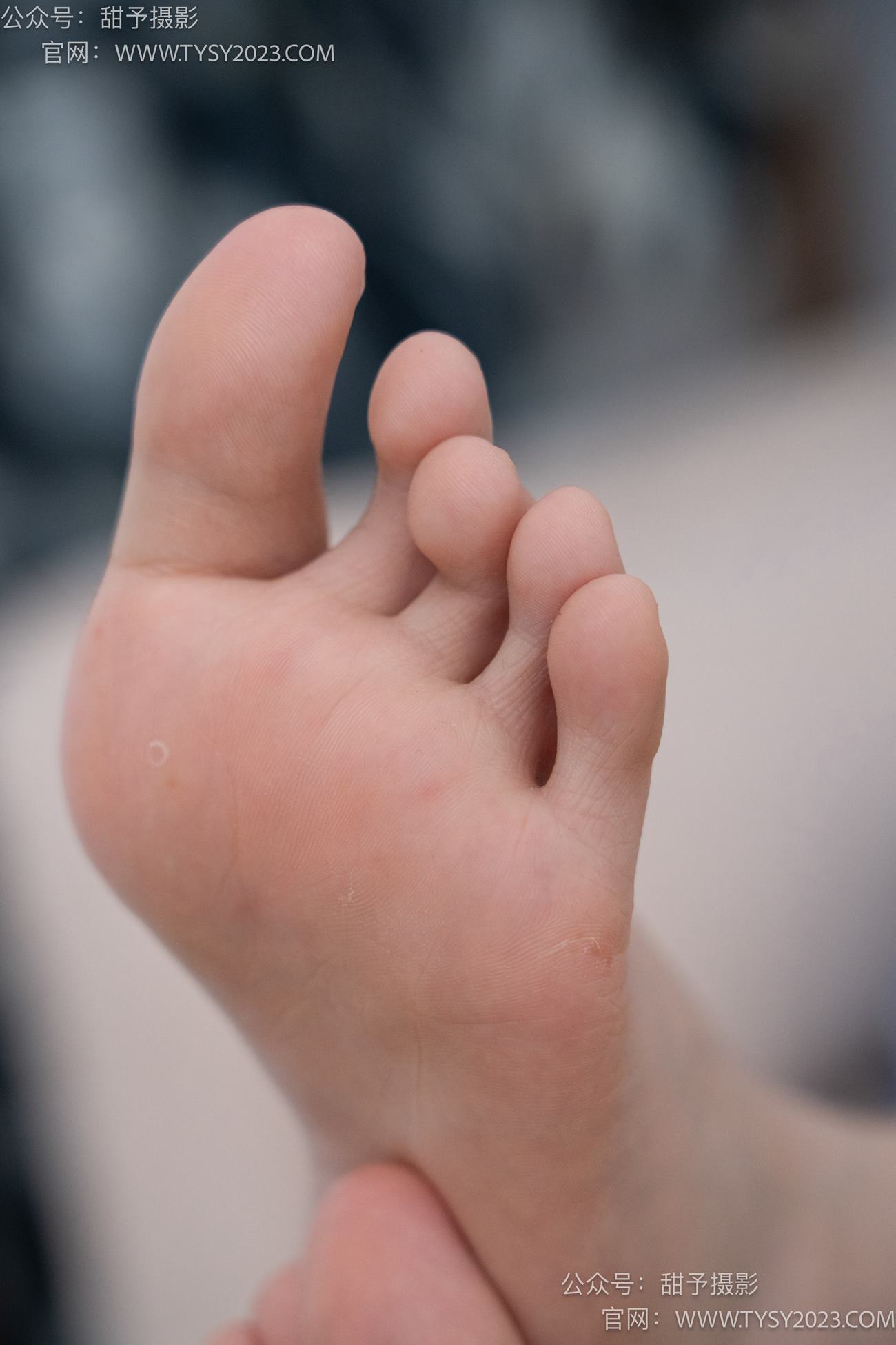 图片[85]-甜予摄影 NO.080期：璇璇-校服、板鞋、裸足、光脚踩小西红柿葡萄的剧情[134P] – 速更版-美库