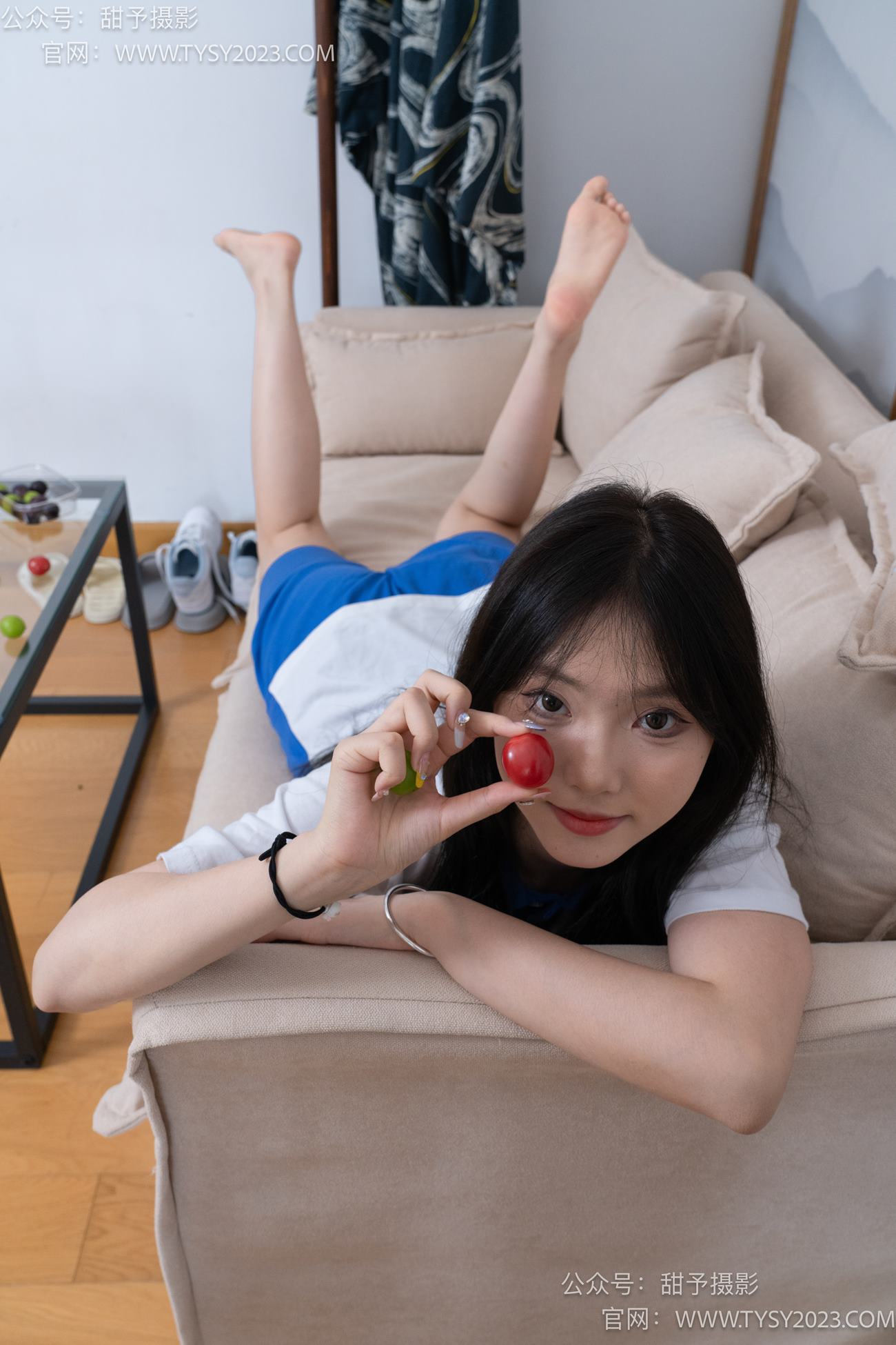 图片[100]-甜予摄影 NO.080期：璇璇-校服、板鞋、裸足、光脚踩小西红柿葡萄的剧情[134P] – 速更版-美库