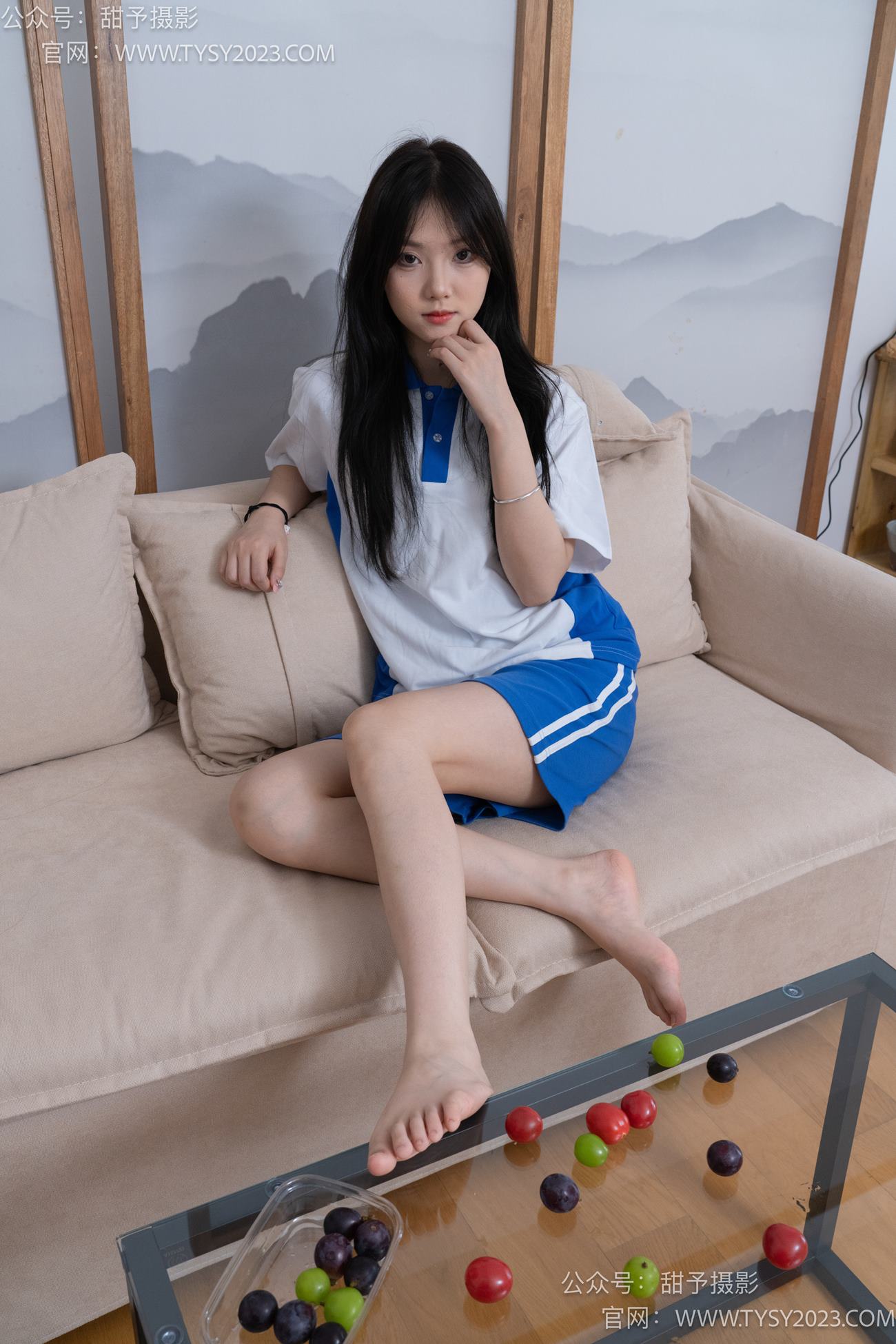 图片[107]-甜予摄影 NO.080期：璇璇-校服、板鞋、裸足、光脚踩小西红柿葡萄的剧情[134P] – 速更版-美库