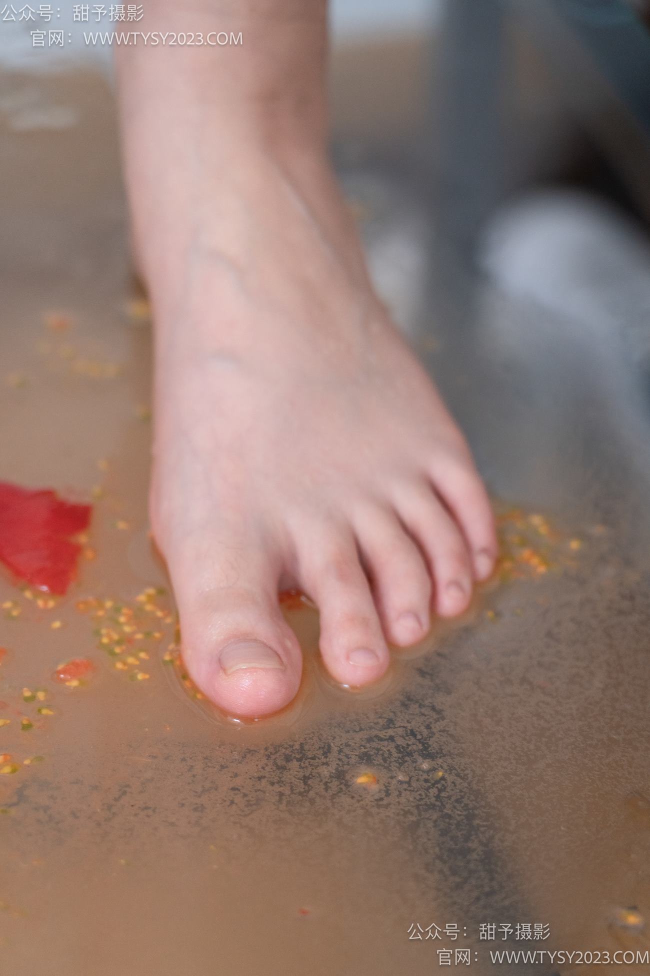 图片[114]-甜予摄影 NO.080期：璇璇-校服、板鞋、裸足、光脚踩小西红柿葡萄的剧情[134P] – 速更版-美库