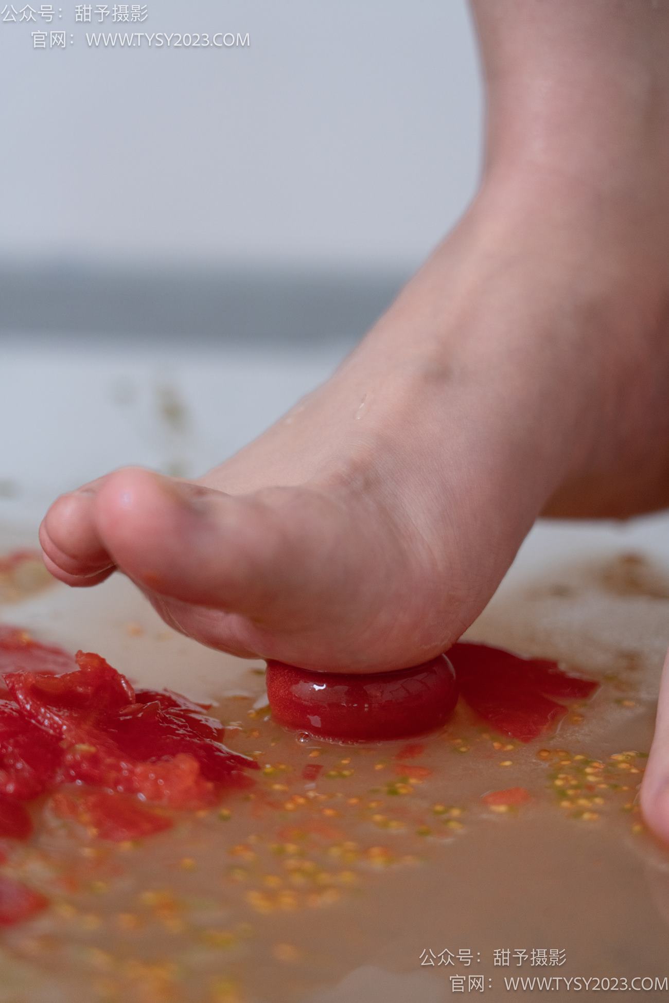 图片[118]-甜予摄影 NO.080期：璇璇-校服、板鞋、裸足、光脚踩小西红柿葡萄的剧情[134P] – 速更版-美库