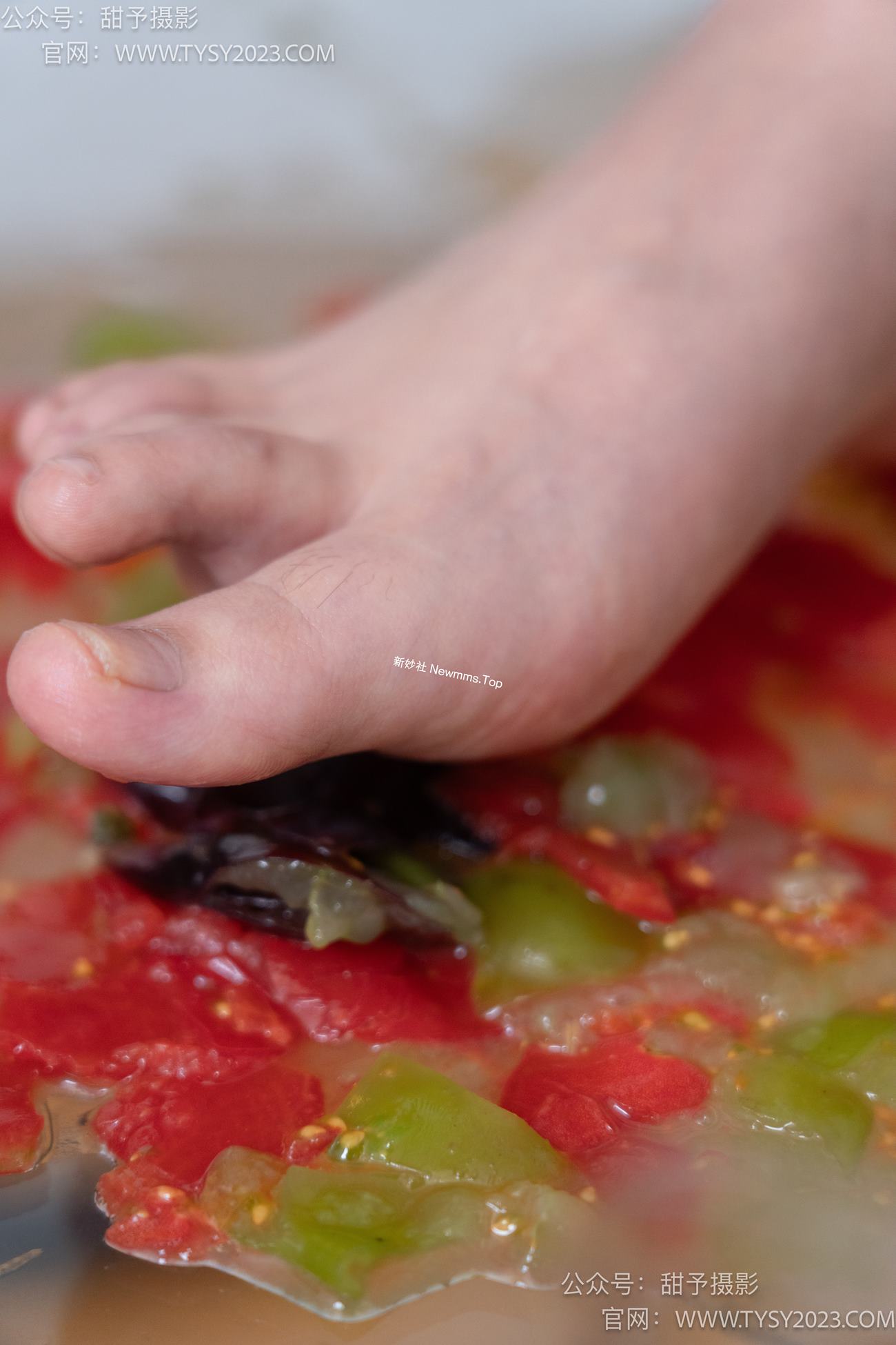 图片[120]-甜予摄影 NO.080期：璇璇-校服、板鞋、裸足、光脚踩小西红柿葡萄的剧情[134P] – 速更版-美库