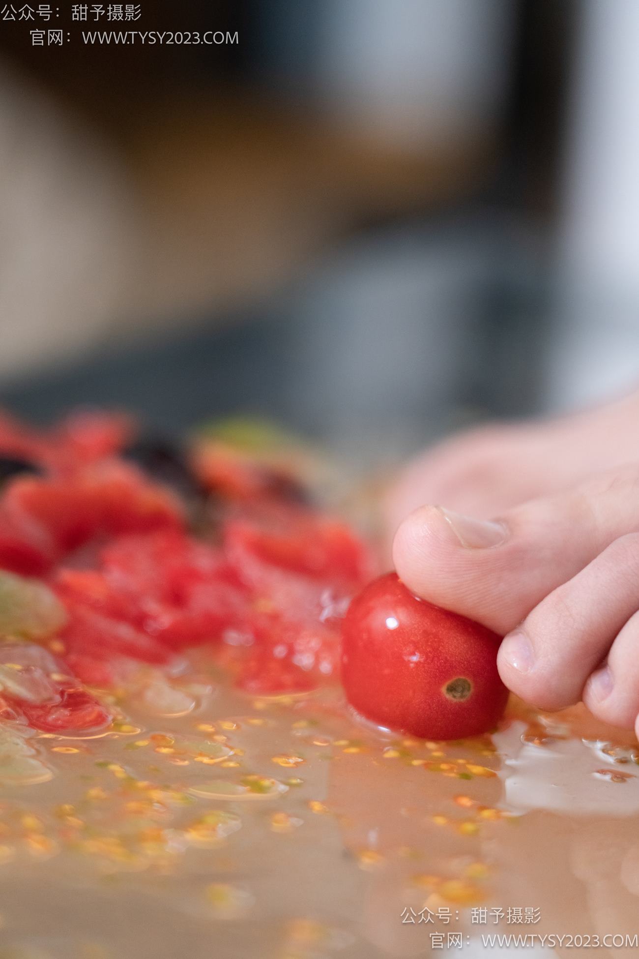 图片[126]-甜予摄影 NO.080期：璇璇-校服、板鞋、裸足、光脚踩小西红柿葡萄的剧情[134P] – 速更版-美库