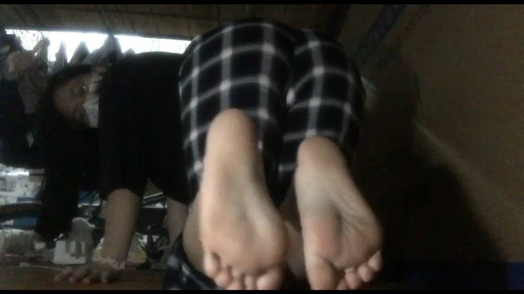 图片[42]-脚模面试脸足同框套路系列-054-素人2[59P] – 速更版-美库