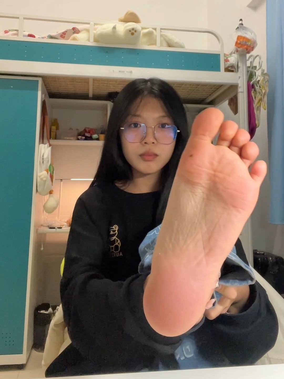 图片[15]-脚模面试脸足同框套路系列-056-素人4[47P] – 速更版-美库