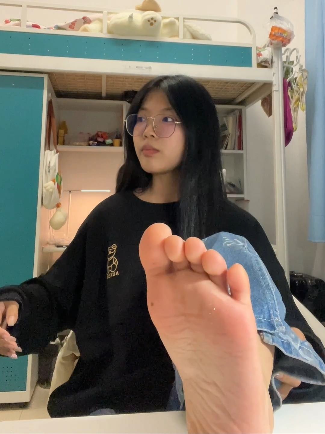 图片[16]-脚模面试脸足同框套路系列-056-素人4[47P] – 速更版-美库