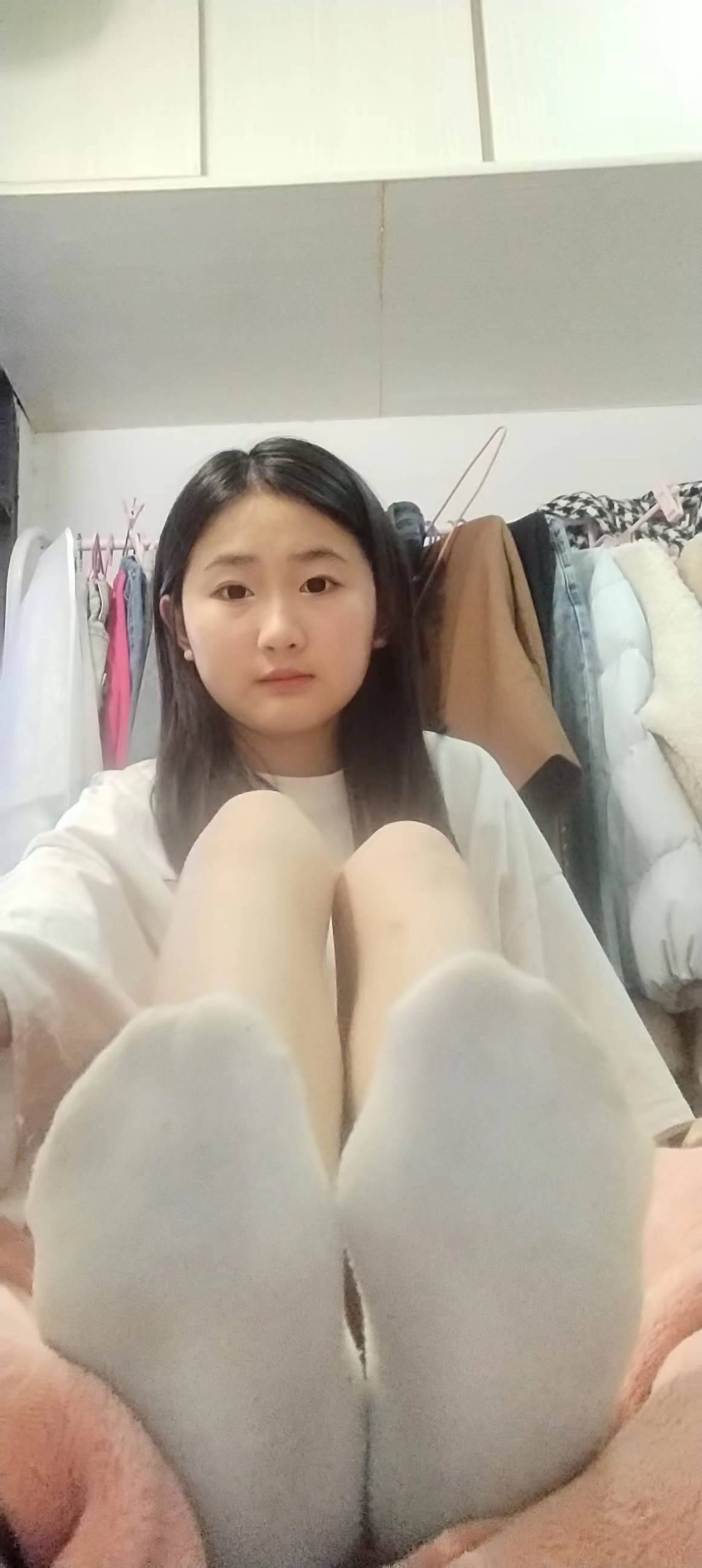 图片[11]-脚模面试脸足同框套路系列-060-素人8（两个妹字）[25P] – 速更版-美库