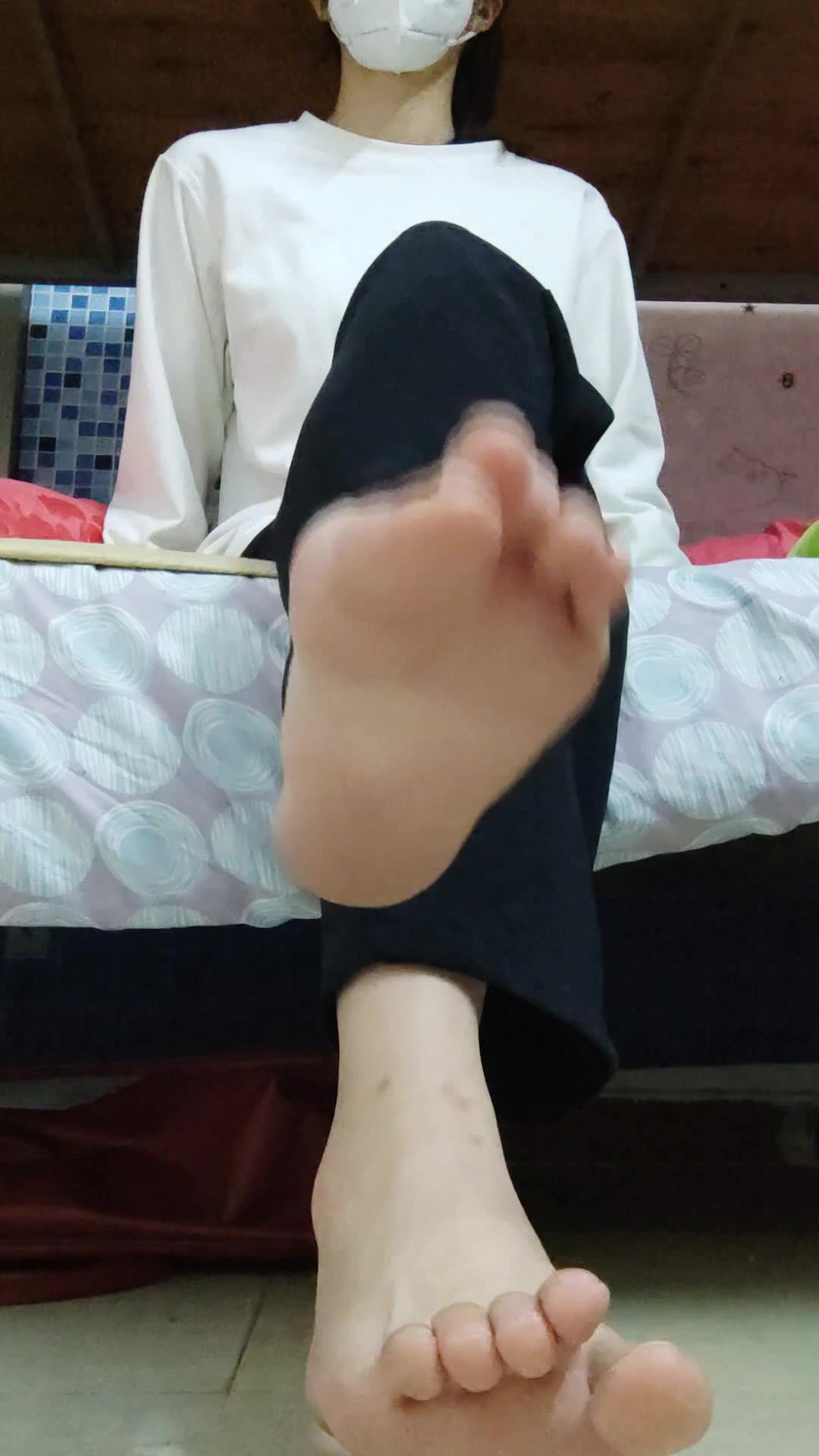 图片[13]-脚模面试脸足同框套路系列-062-18岁学妹嫩脚[33P] – 速更版-美库