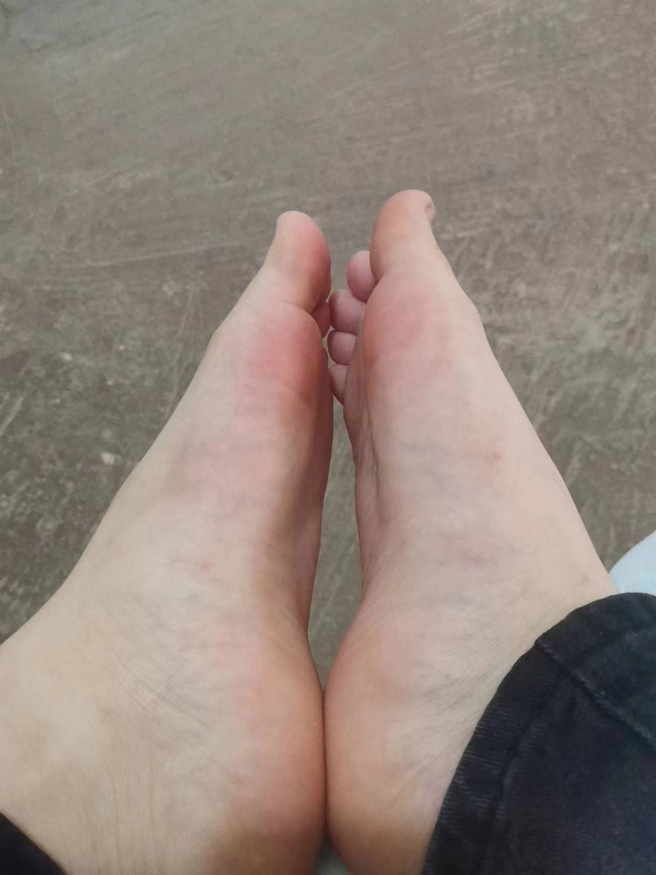 图片[26]-脚模面试脸足同框套路系列-060-素人8（两个妹字）[25P] – 速更版-美库