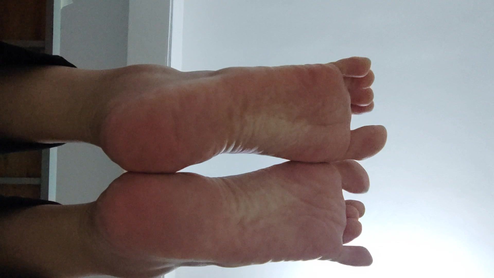 图片[31]-脚模面试脸足同框套路系列-062-18岁学妹嫩脚[33P] – 速更版-美库