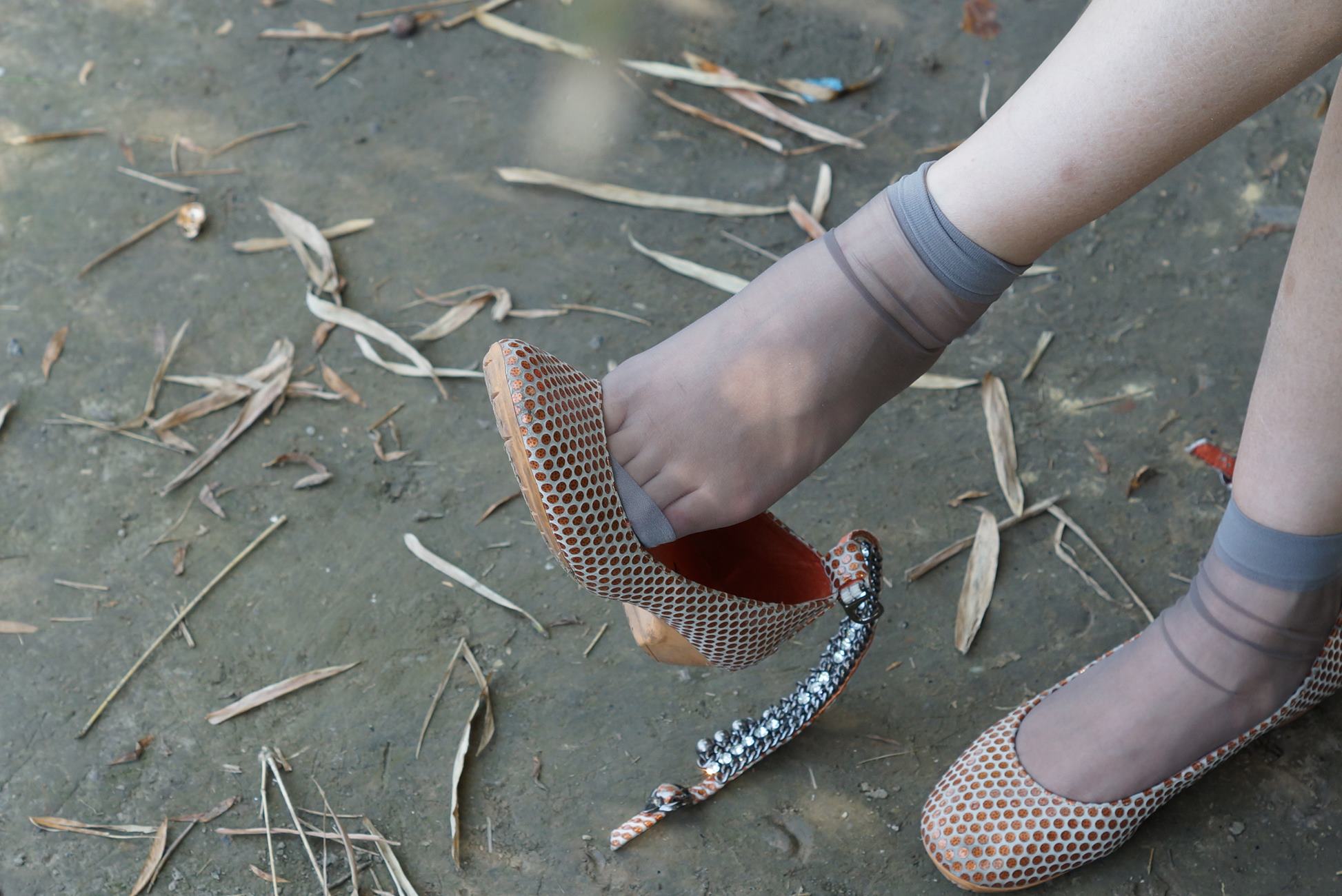 图片[34]-自由摄影 No.326 静静 水晶灰丝挑鞋 [65P] – 速更版-美库