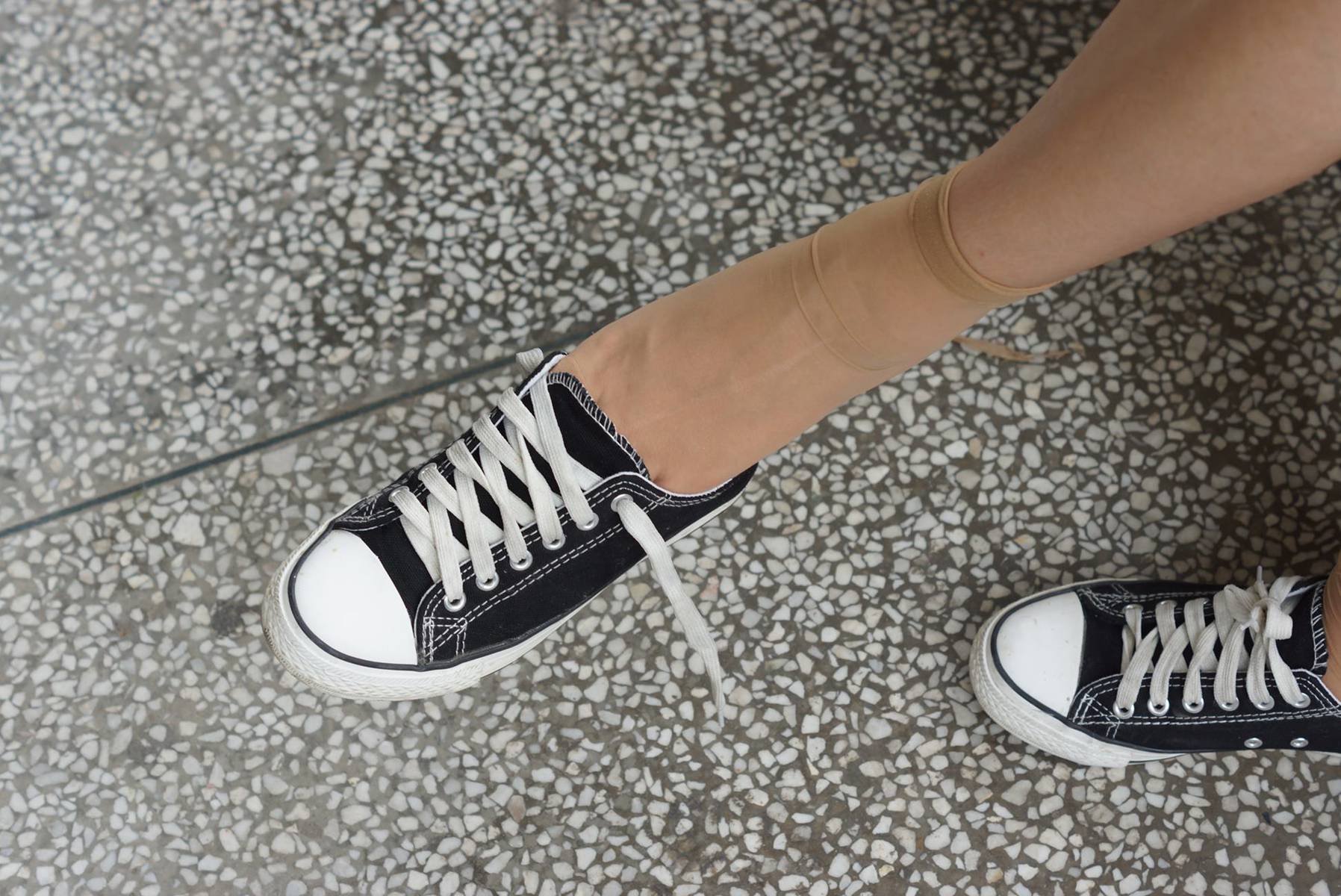 图片[30]-自由摄影 No.329 拍完棉袜，阳阳看到我的水晶丝袜 说：我可以试试吗？[79P] – 速更版-美库