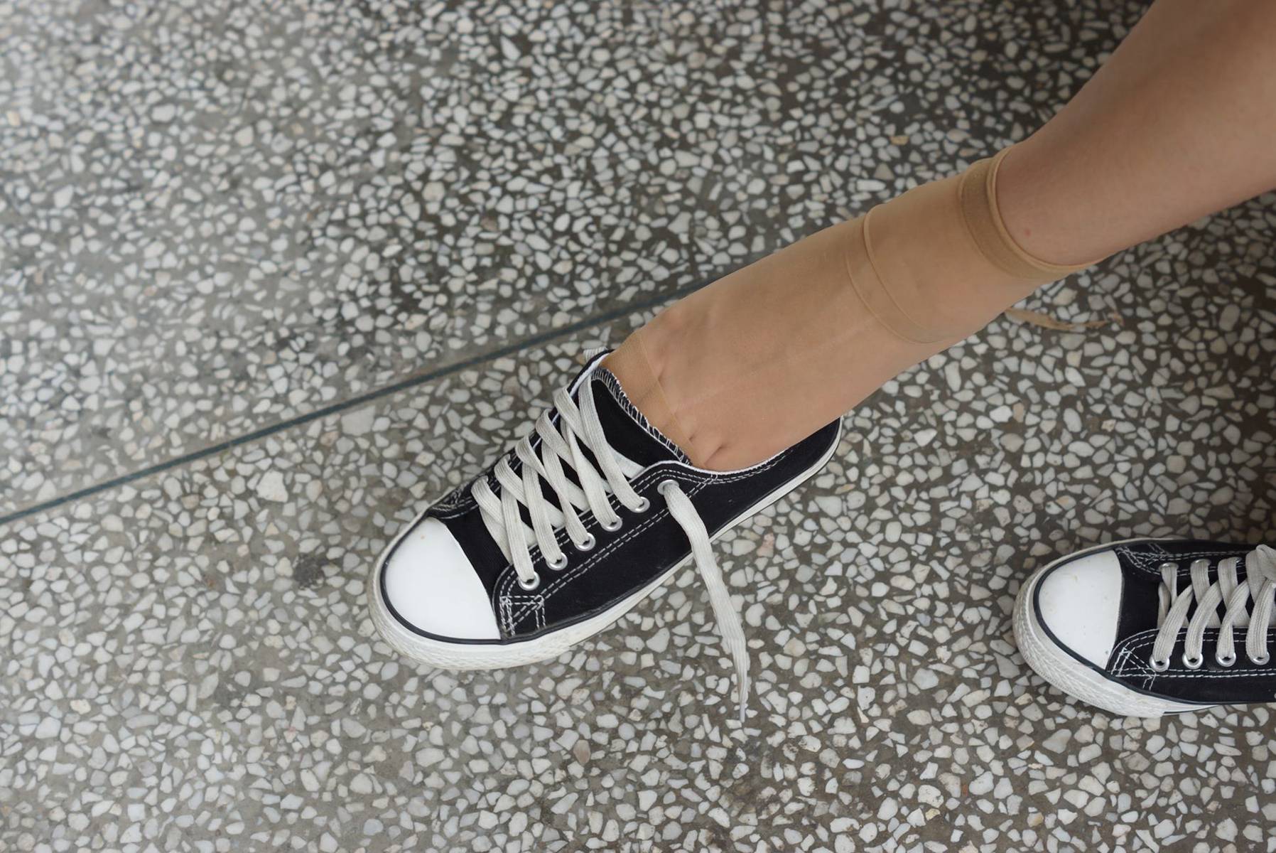 图片[31]-自由摄影 No.329 拍完棉袜，阳阳看到我的水晶丝袜 说：我可以试试吗？[79P] – 速更版-美库