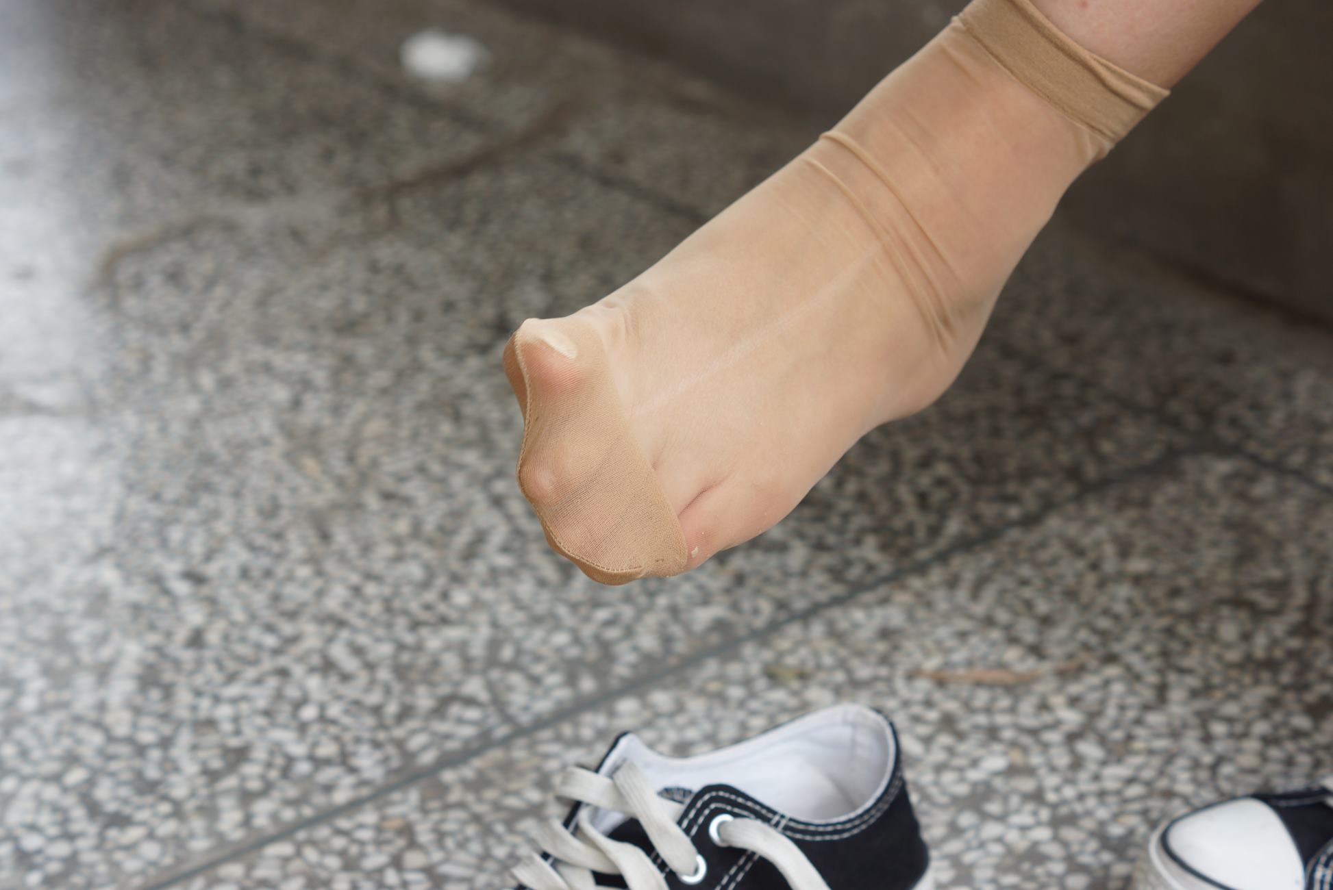 图片[36]-自由摄影 No.329 拍完棉袜，阳阳看到我的水晶丝袜 说：我可以试试吗？[79P] – 速更版-美库