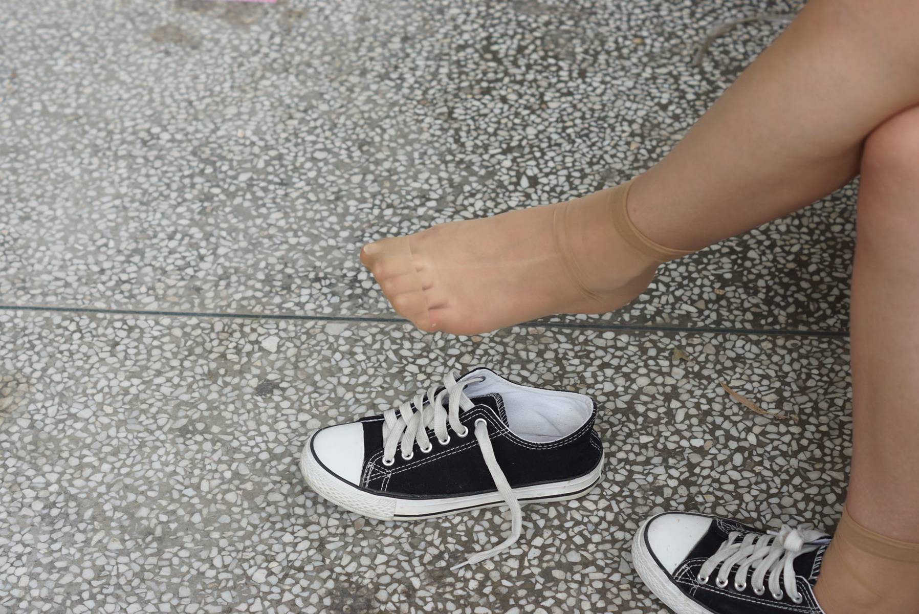 图片[39]-自由摄影 No.329 拍完棉袜，阳阳看到我的水晶丝袜 说：我可以试试吗？[79P] – 速更版-美库