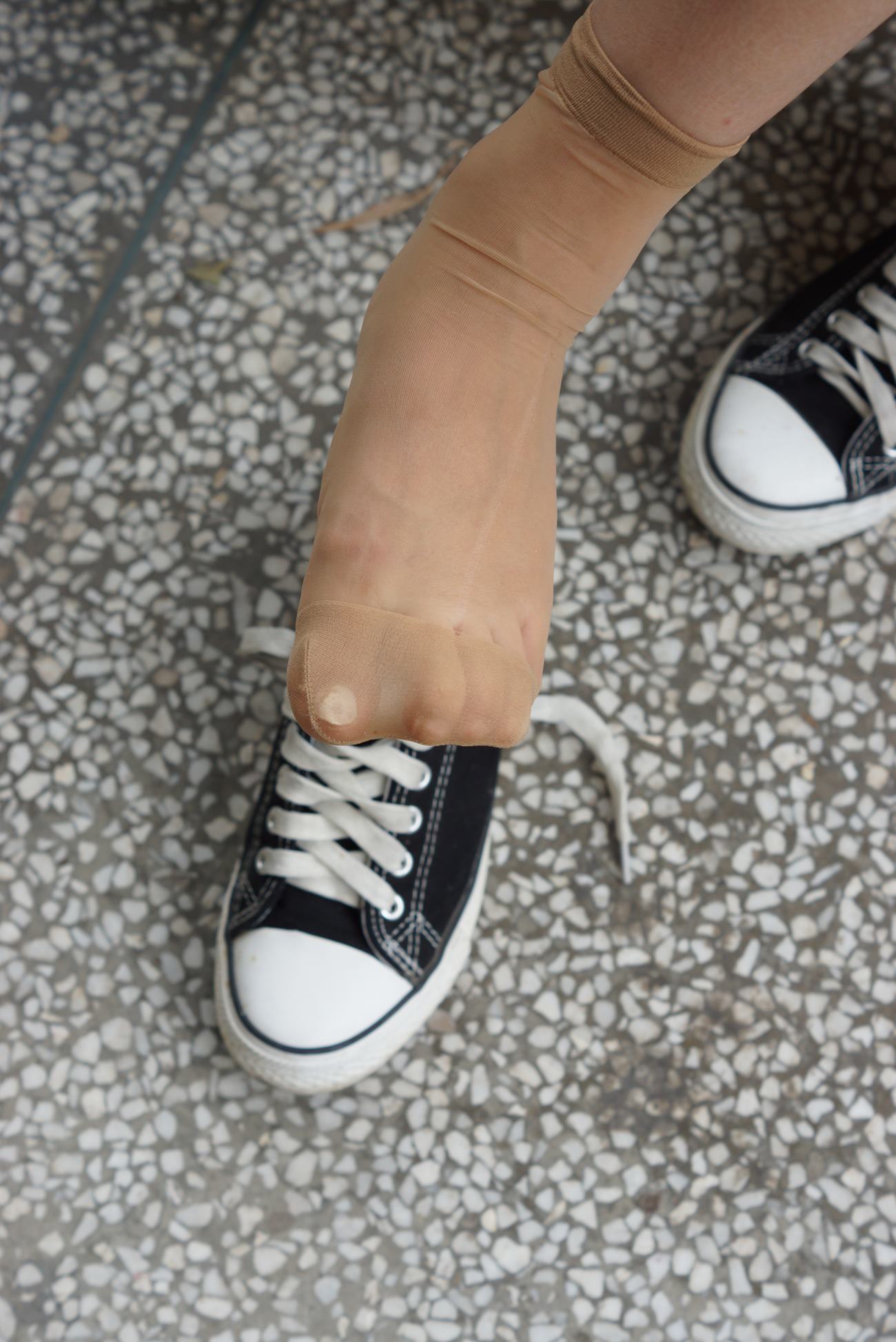 图片[42]-自由摄影 No.329 拍完棉袜，阳阳看到我的水晶丝袜 说：我可以试试吗？[79P] – 速更版-美库