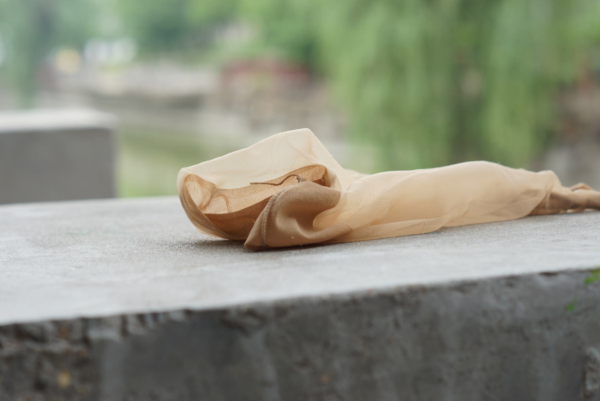 图片[78]-自由摄影 No.329 拍完棉袜，阳阳看到我的水晶丝袜 说：我可以试试吗？[79P] – 速更版-美库