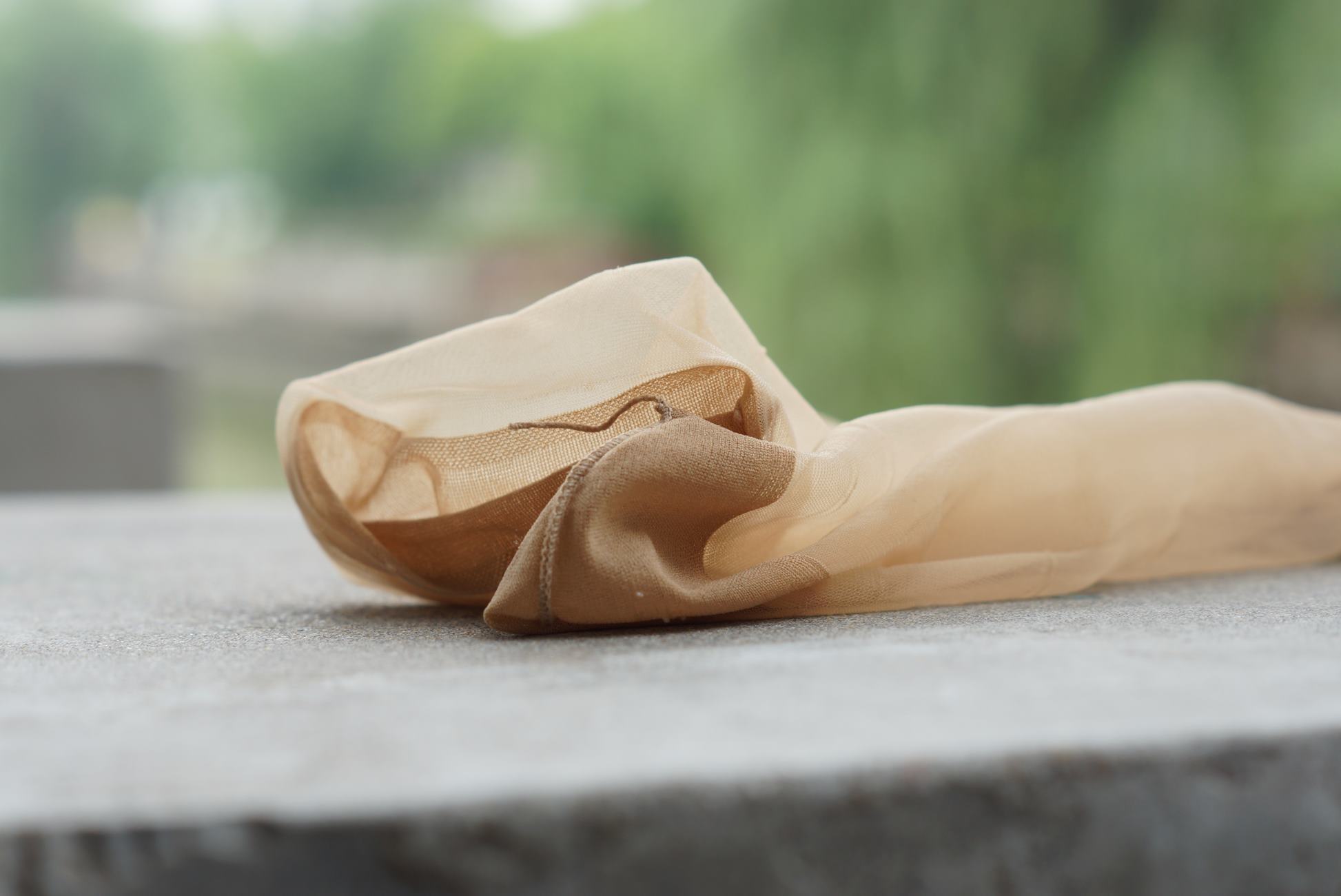 图片[79]-自由摄影 No.329 拍完棉袜，阳阳看到我的水晶丝袜 说：我可以试试吗？[79P] – 速更版-美库