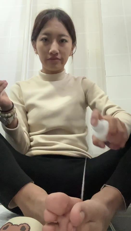 图片[18]-脚模面试脸足同框套路系列-064-40码大脚底[35P] – 速更版-美库