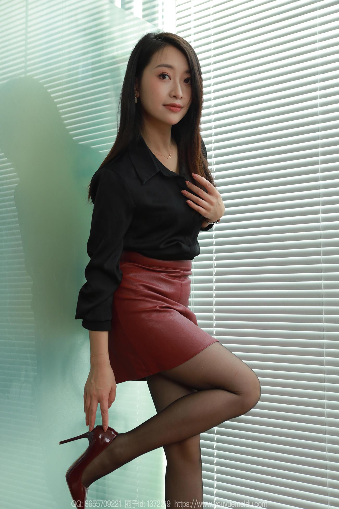 图片[46]-[IESS异思趣向] 2024.10.28 丝享家1883：小婕《红棕丽人》[62P] – 速更版-美库