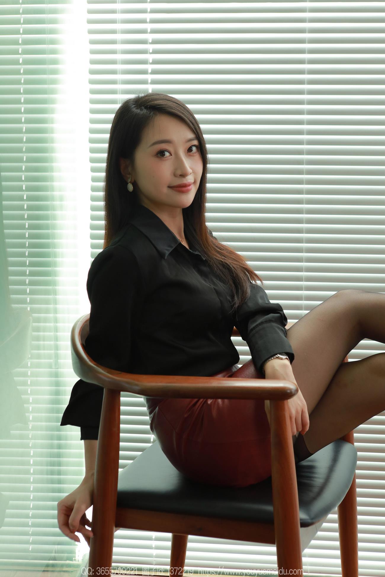 图片[53]-[IESS异思趣向] 2024.10.28 丝享家1883：小婕《红棕丽人》[62P] – 速更版-美库