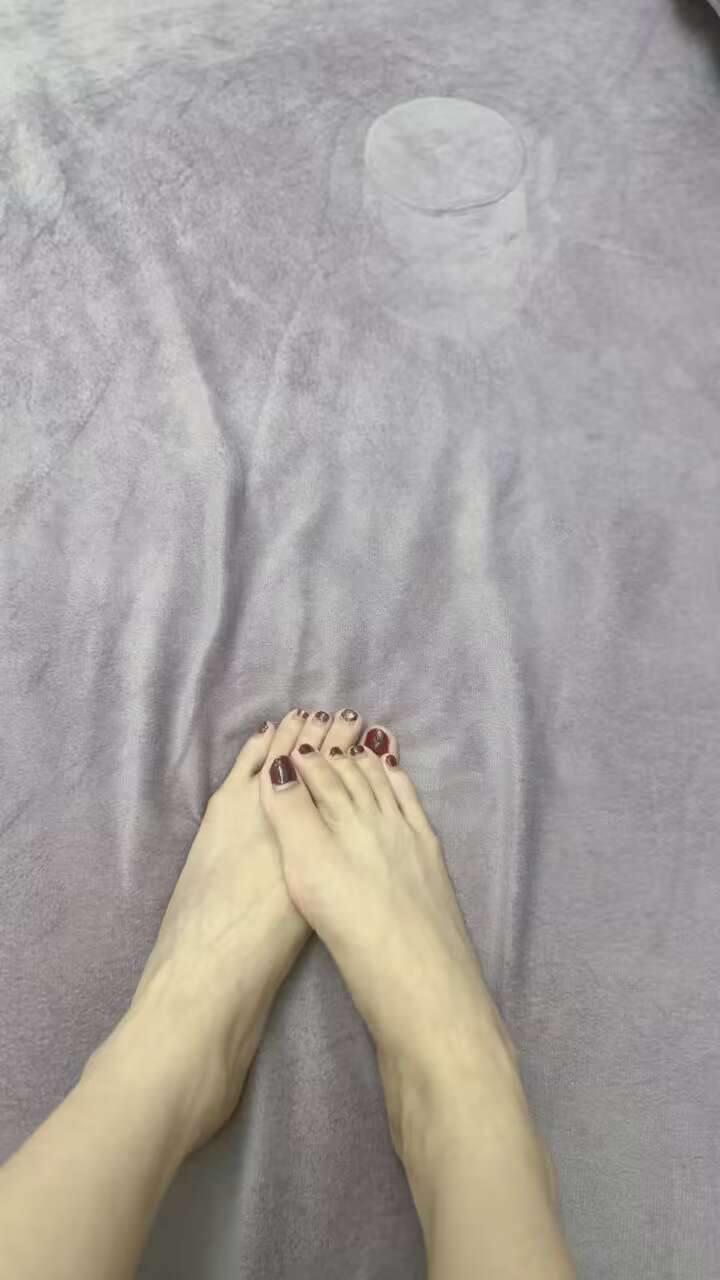 图片[14]-脚模面试脸足同框套路系列-093 模拟zj各种姿势秀腿脚 [18P] – 速更版-美库