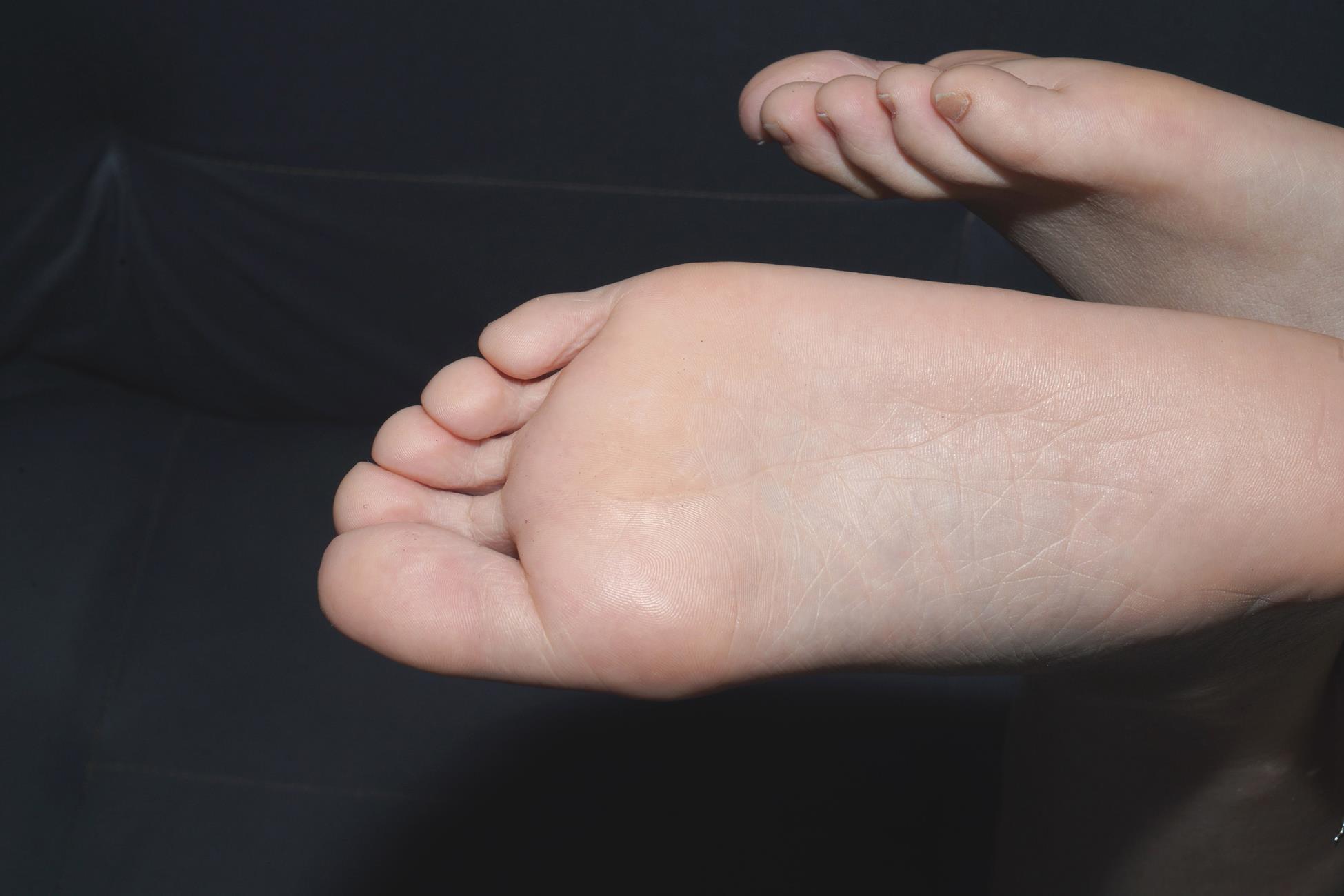 图片[36]-Pary摄影 NO.153 新模小美女炜玲展示36码超白小脚[88P] – 速更版-美库