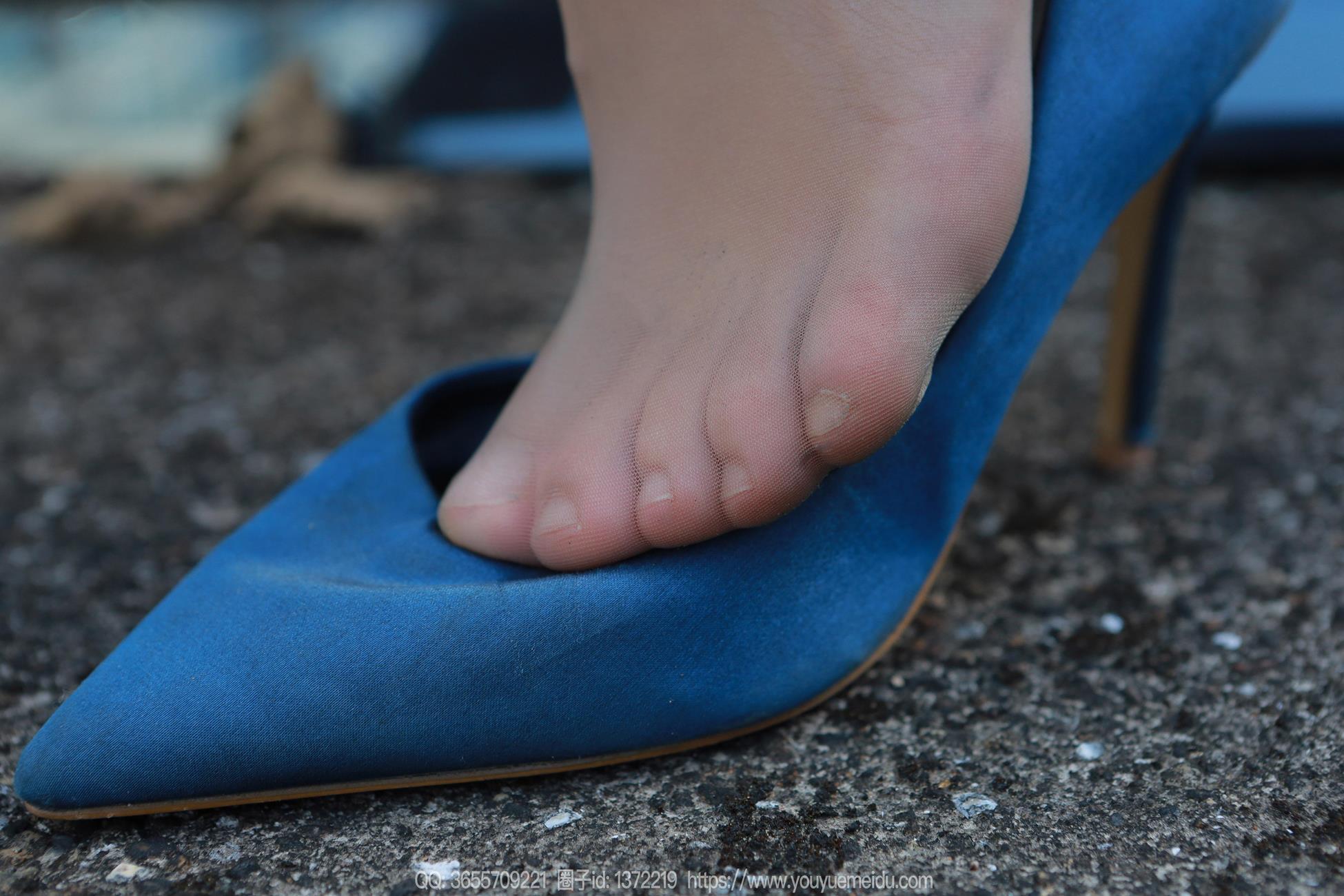 图片[35]-[IESS异思趣向] 2024.10.29 丝享家1884：小婕《蓝衣OL（上）》[58P] – 速更版-美库