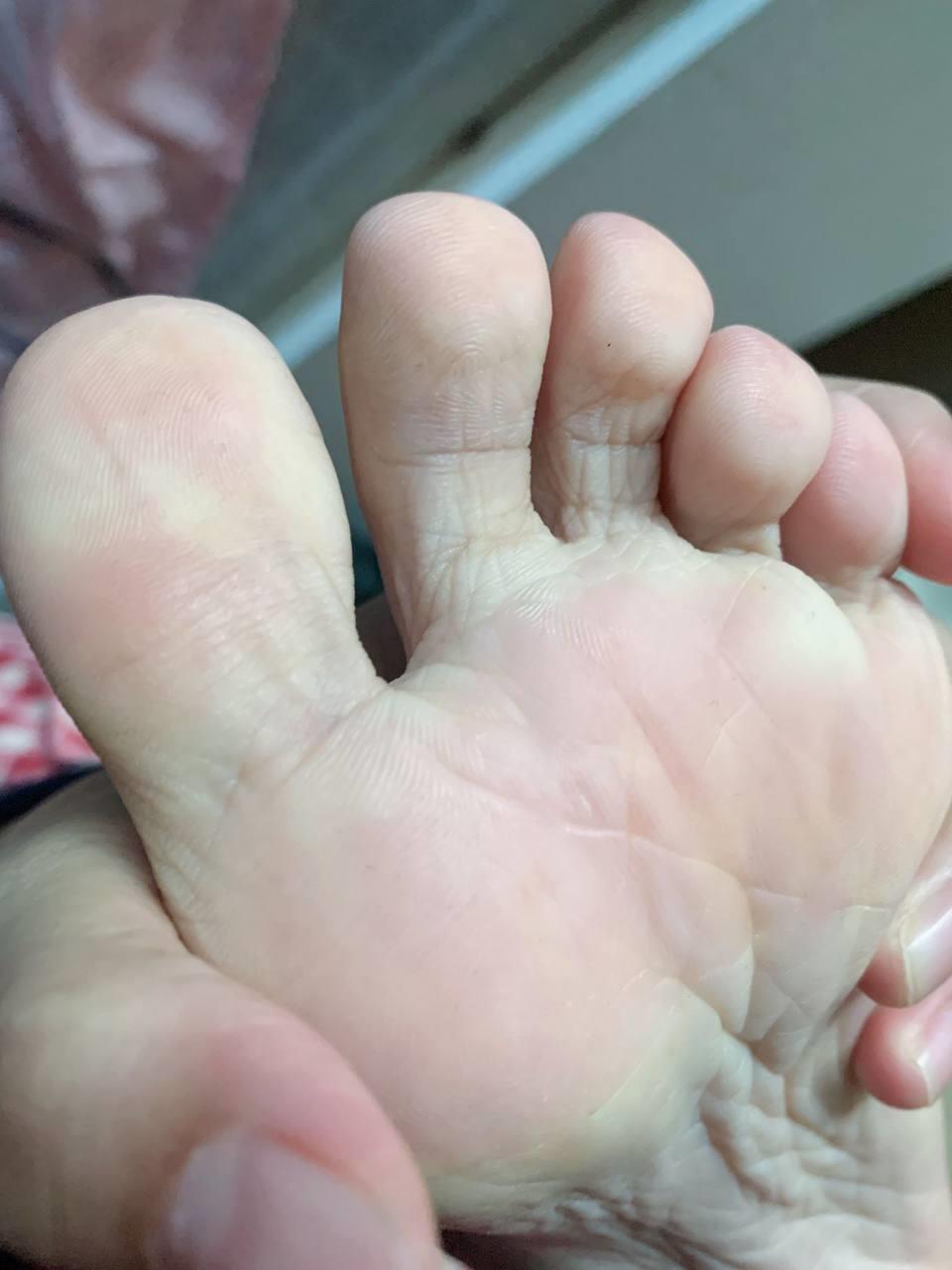 图片[11]-脚模面试脸足同框套路系列-094 可爱mm超近距离拍脚 [13P] – 速更版-美库