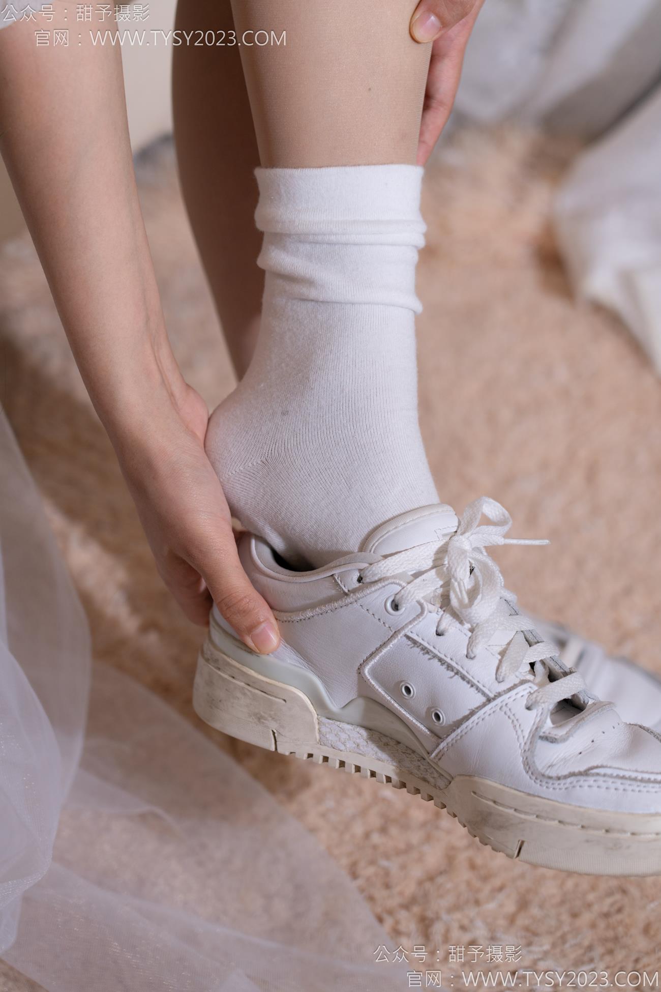 图片[27]-甜予摄影 NO.112 澜澜-板鞋、白棉袜、肉丝（脚尖加固款）[86P] – 速更版-美库