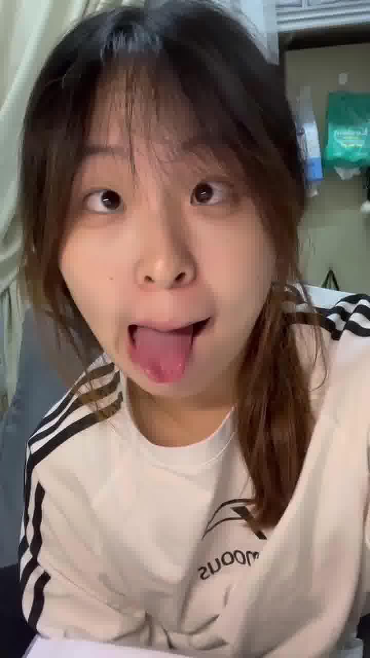 图片[14]-脚模面试脸足同框套路系列-098 女大表情丰富展示脚底 模拟zj[30P] – 速更版-美库