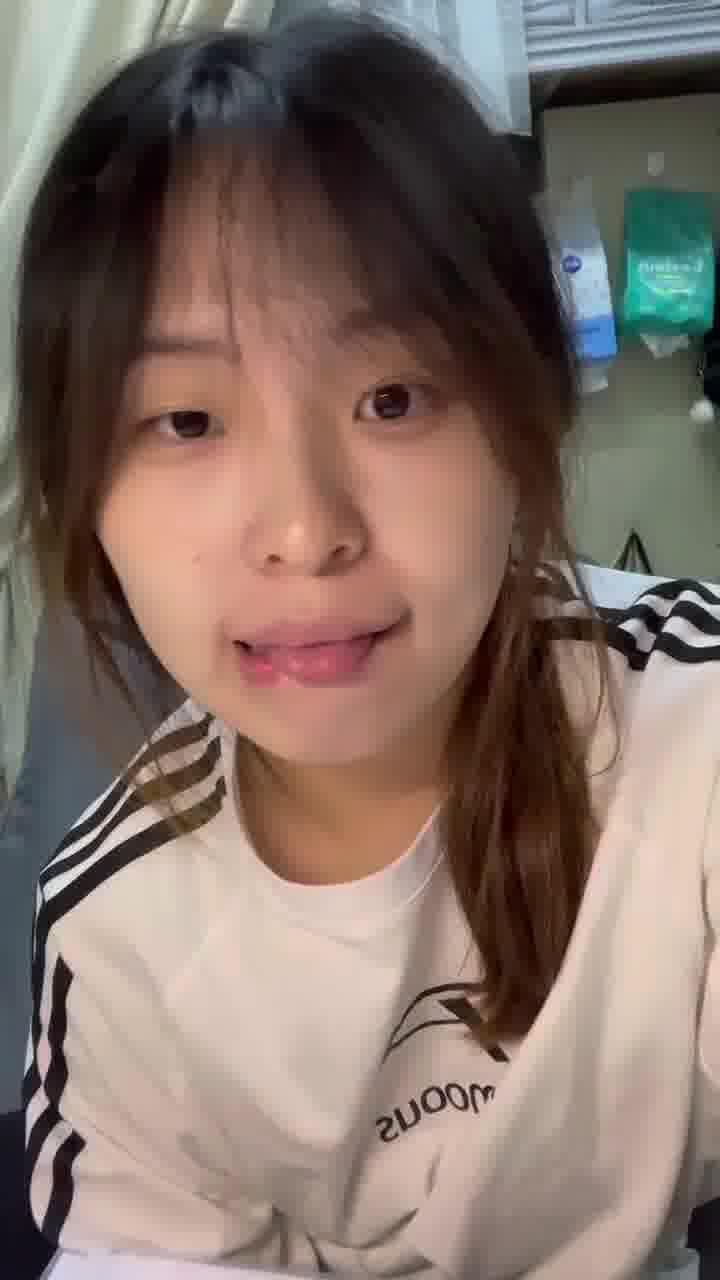 图片[15]-脚模面试脸足同框套路系列-098 女大表情丰富展示脚底 模拟zj[30P] – 速更版-美库