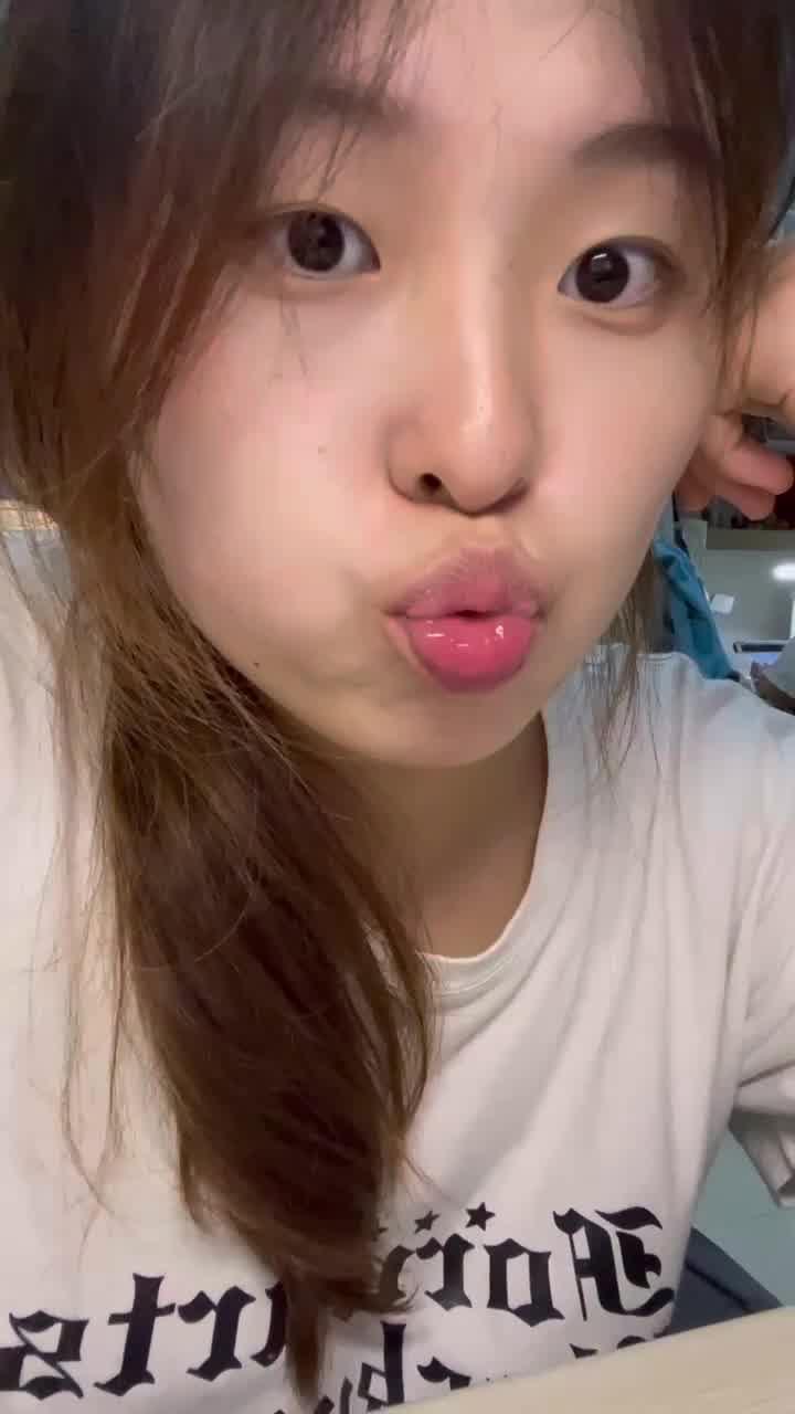 图片[26]-脚模面试脸足同框套路系列-098 女大表情丰富展示脚底 模拟zj[30P] – 速更版-美库