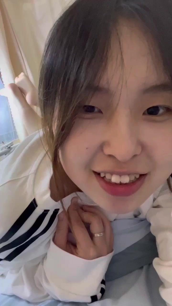 图片[31]-脚模面试脸足同框套路系列-098 女大表情丰富展示脚底 模拟zj[30P] – 速更版-美库