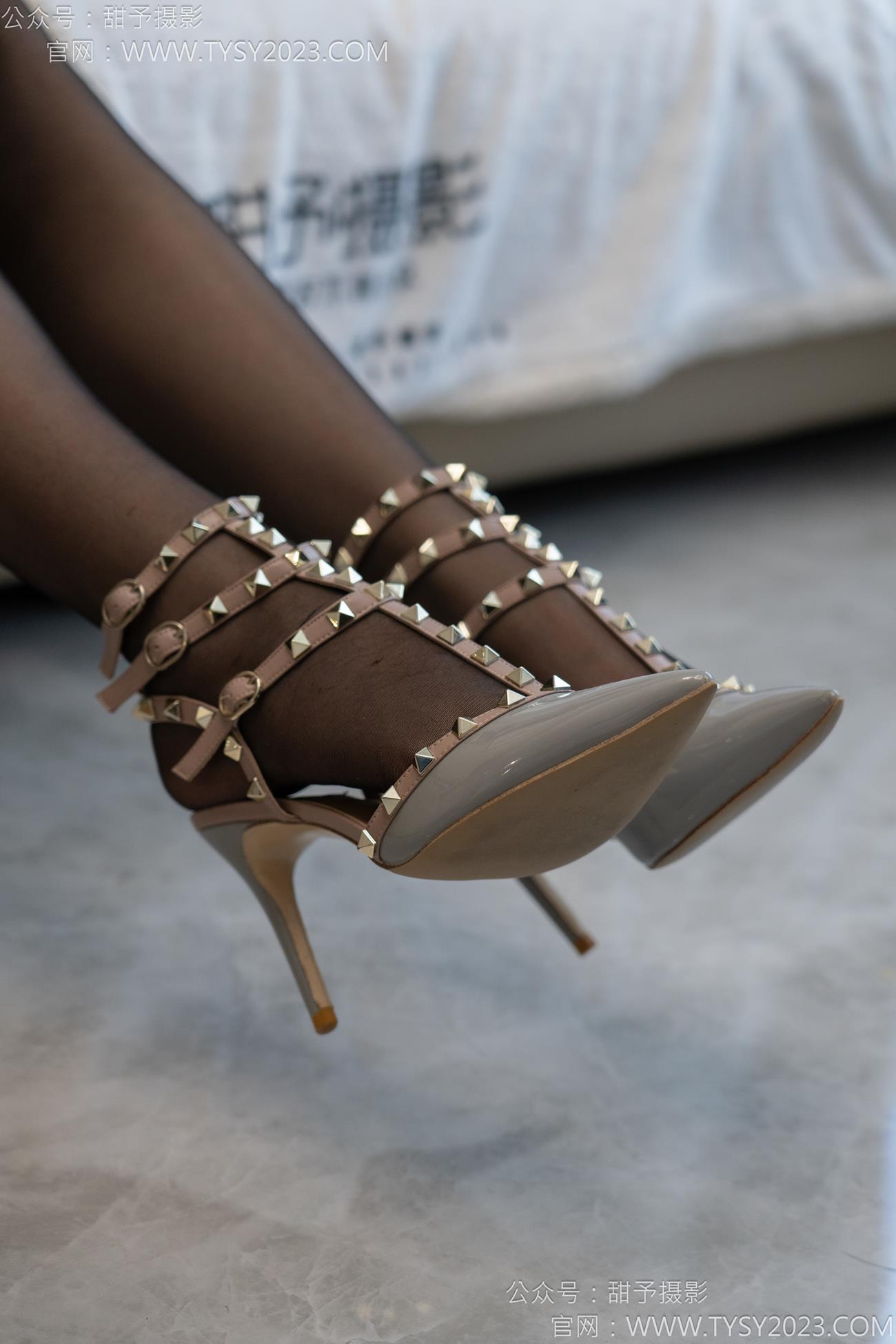 图片[14]-甜予摄影 NO.113 璇璇-高跟鞋、黑丝（脚尖加固款）[72P] – 速更版-美库