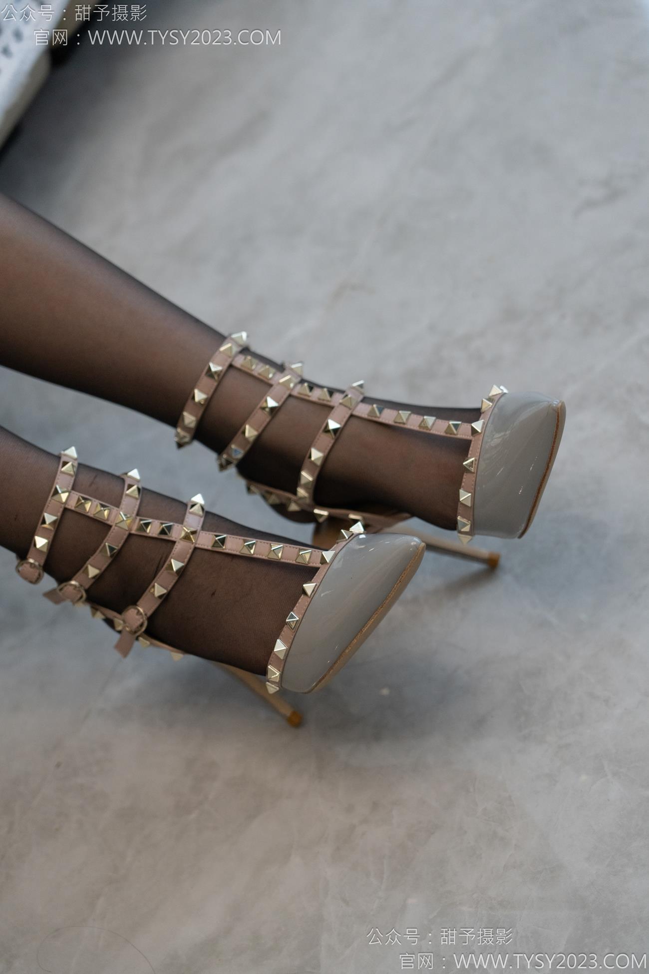 图片[15]-甜予摄影 NO.113 璇璇-高跟鞋、黑丝（脚尖加固款）[72P] – 速更版-美库