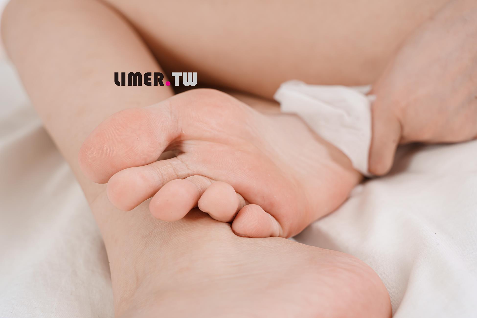 图片[18]-Limerence原创 NO.090 7bao 体育服下 裸足＆白丝[86P] – 速更版-美库