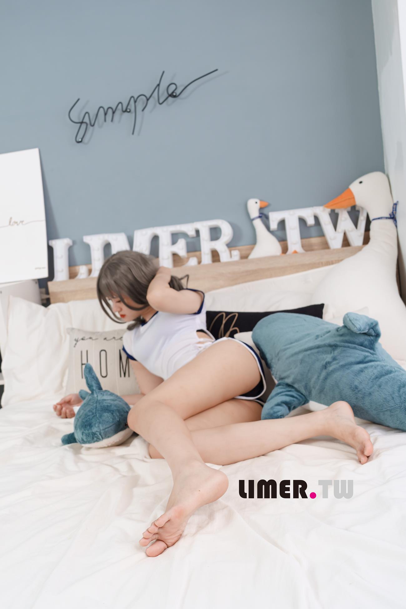 图片[42]-Limerence原创 NO.090 7bao 体育服下 裸足＆白丝[86P] – 速更版-美库