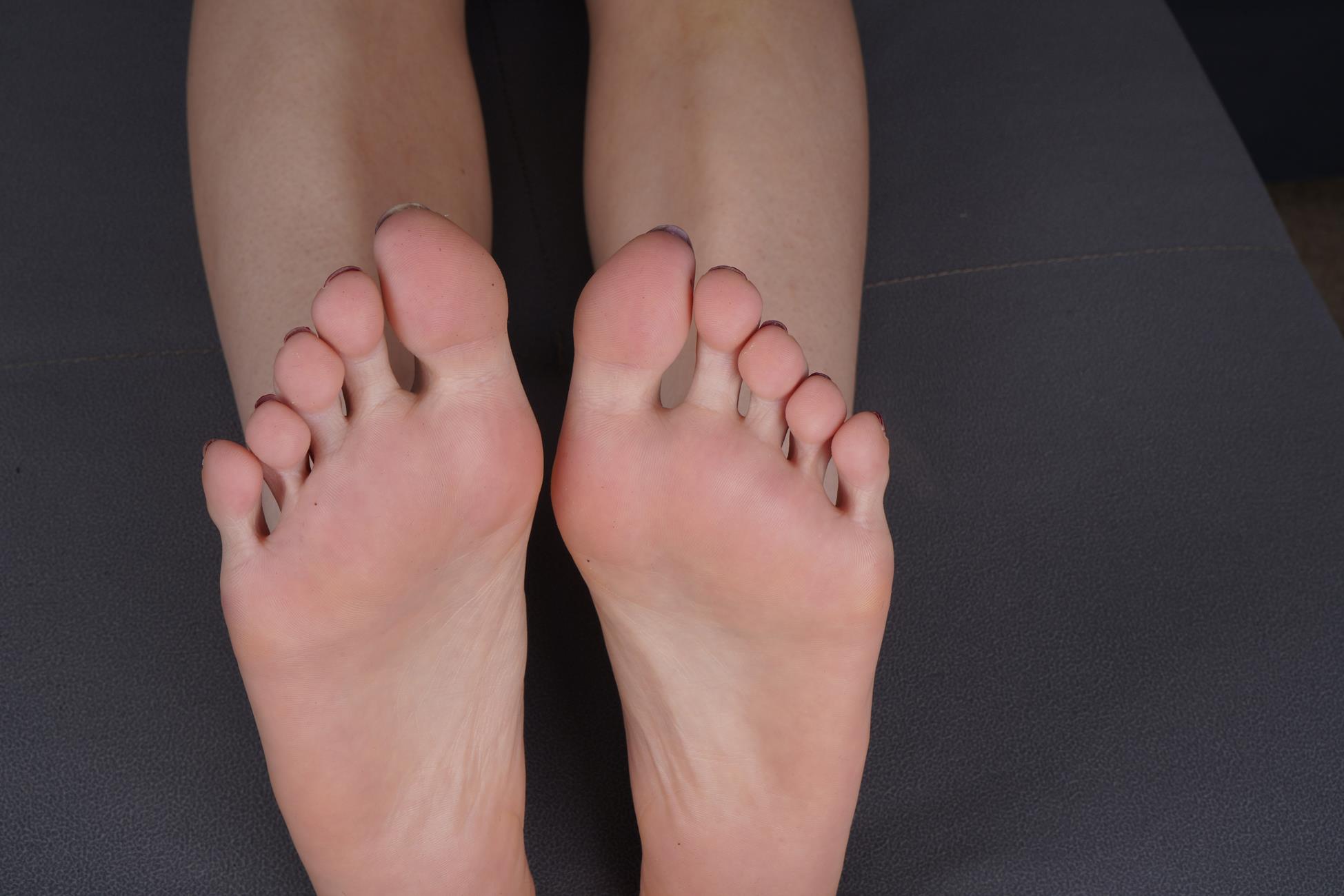 图片[24]-Pary摄影 NO.154 秀婷展示凉鞋美脚加光脚[63P] – 速更版-美库